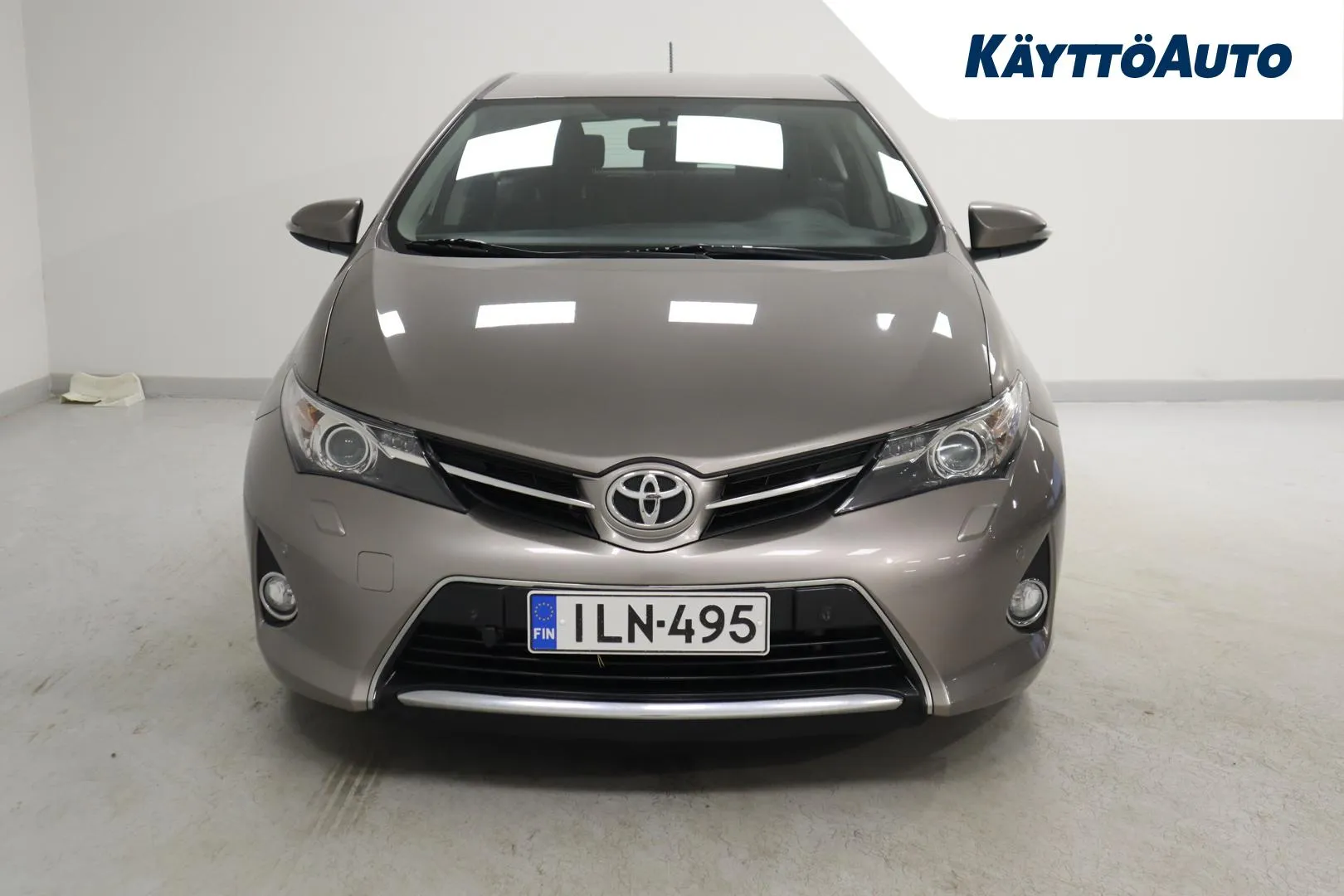 Toyota Auris ILN-495 carousel image
