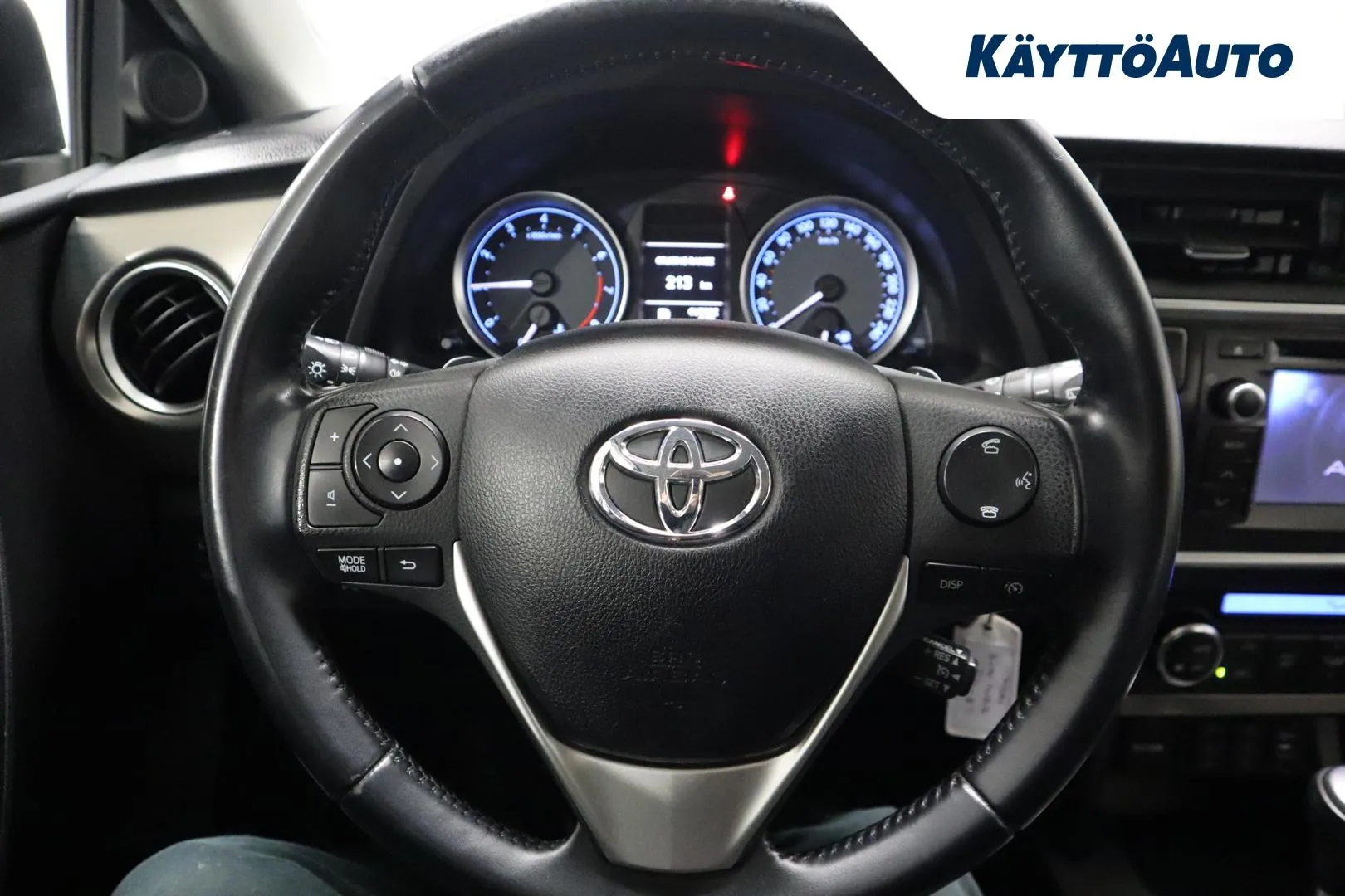 Toyota Auris ILN-495 carousel image