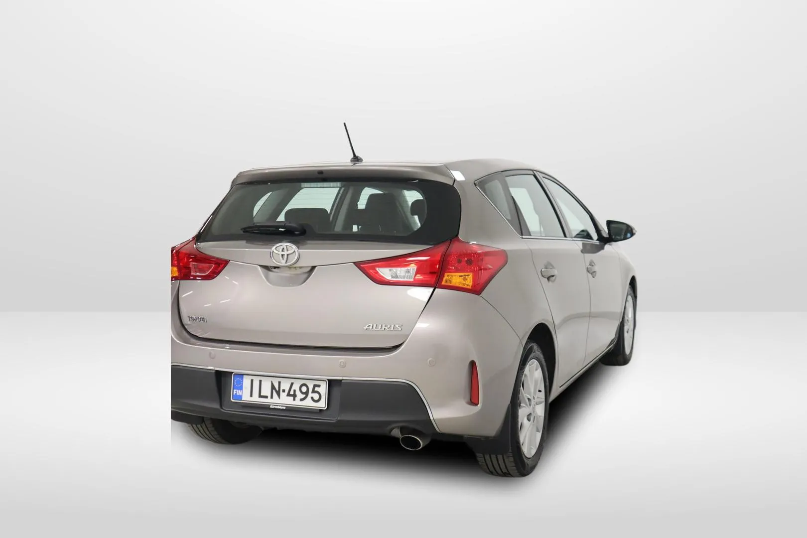 Toyota Auris ILN-495 carousel image