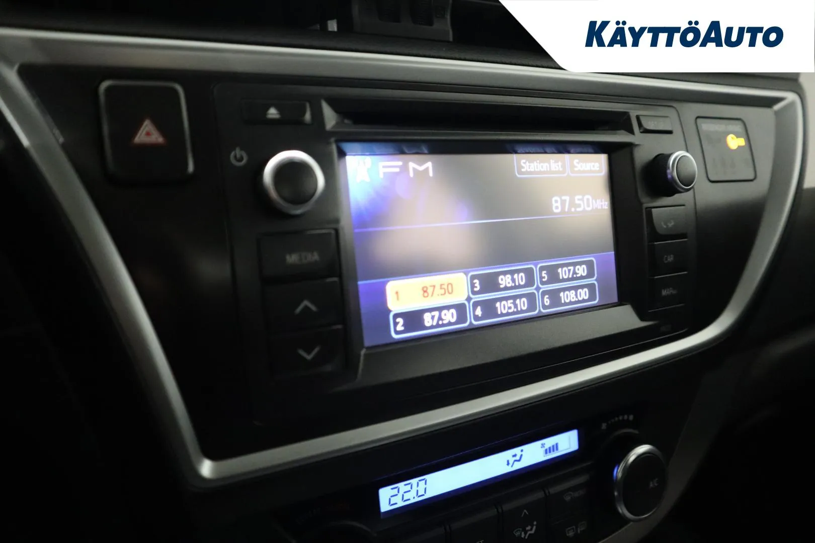 Toyota Auris ILN-495 carousel image