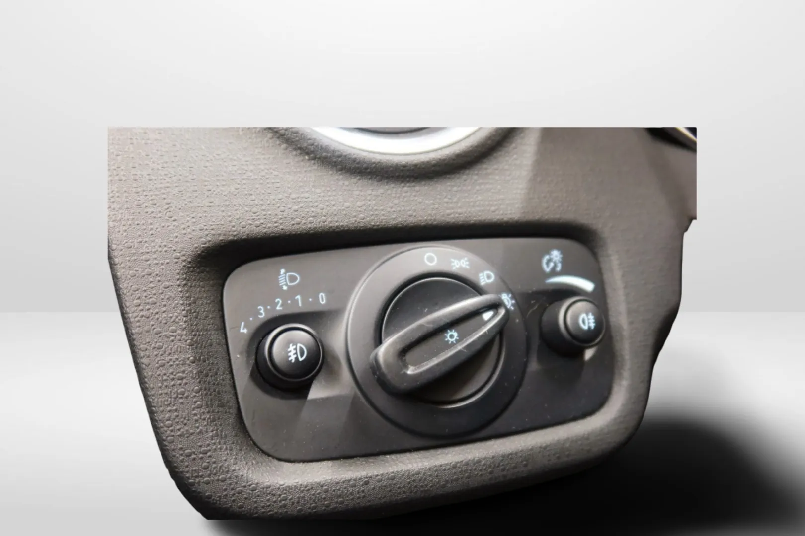 Ford Fiesta XOJ-993 carousel image