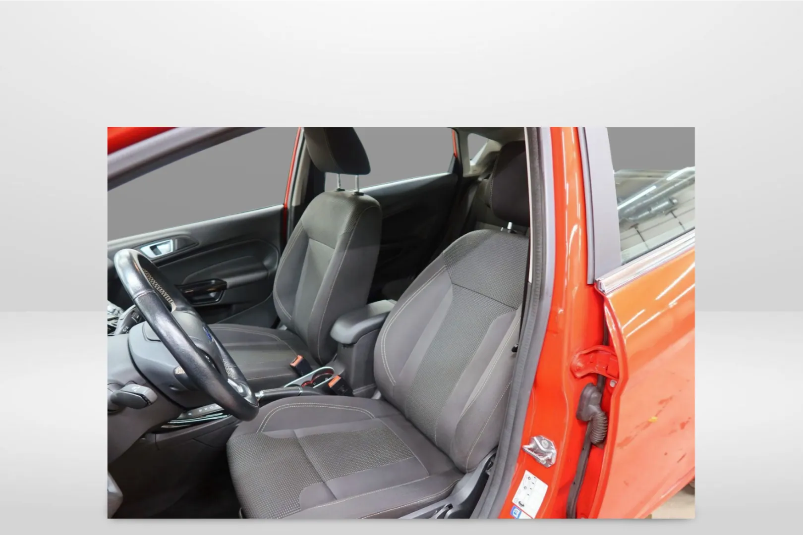 Ford Fiesta XOJ-993 carousel image