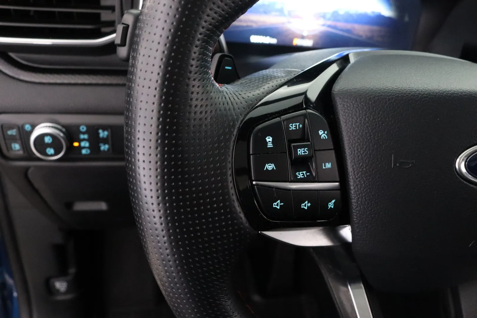 FORD Explorer LRH-494 carousel image