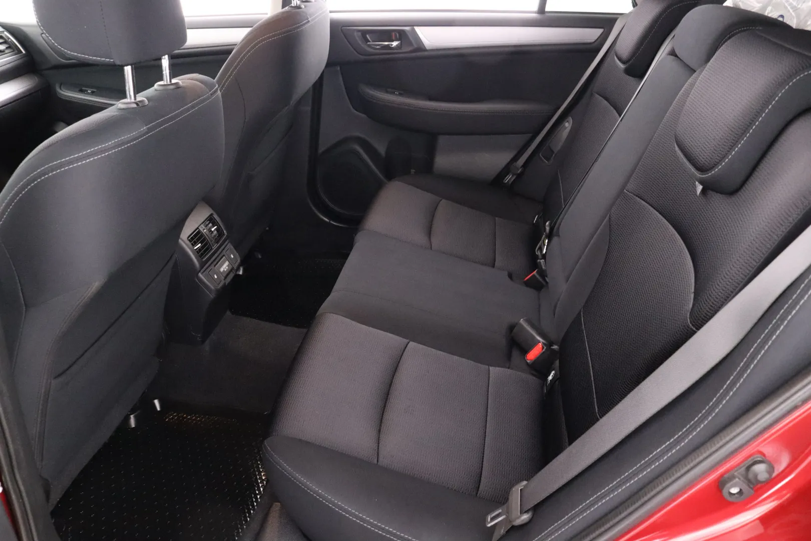 SUBARU Outback YKB-126 carousel image