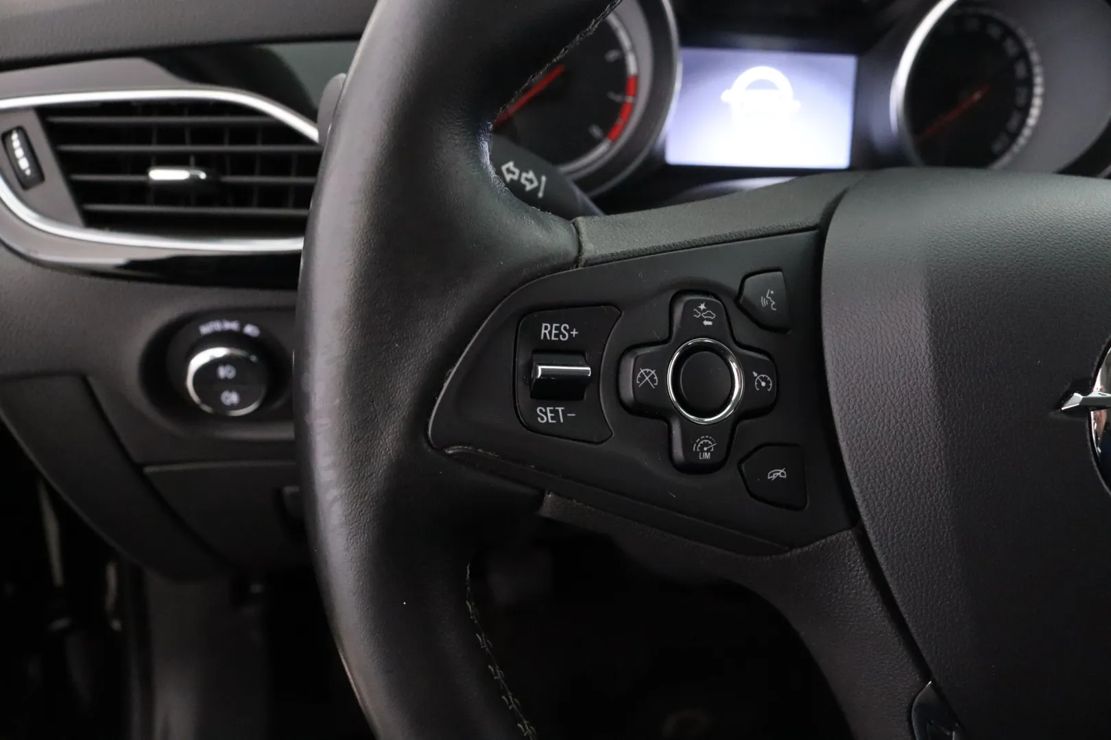 OPEL Astra FLV-829 carousel image