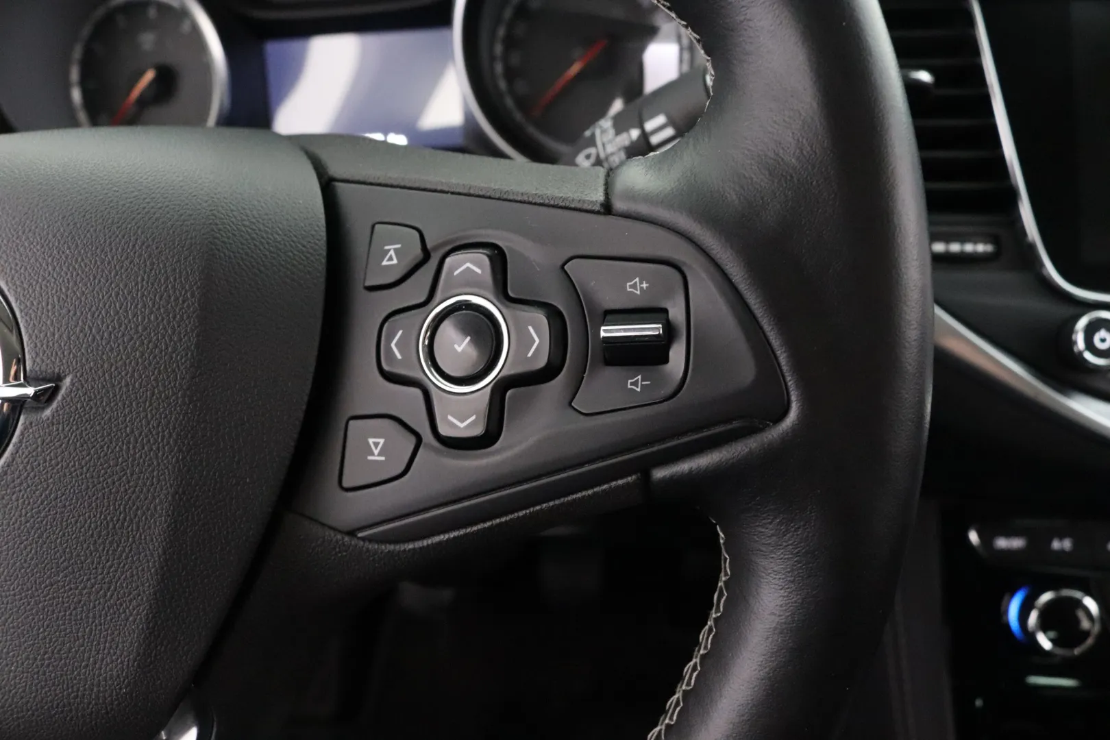 OPEL Astra FLV-829 carousel image