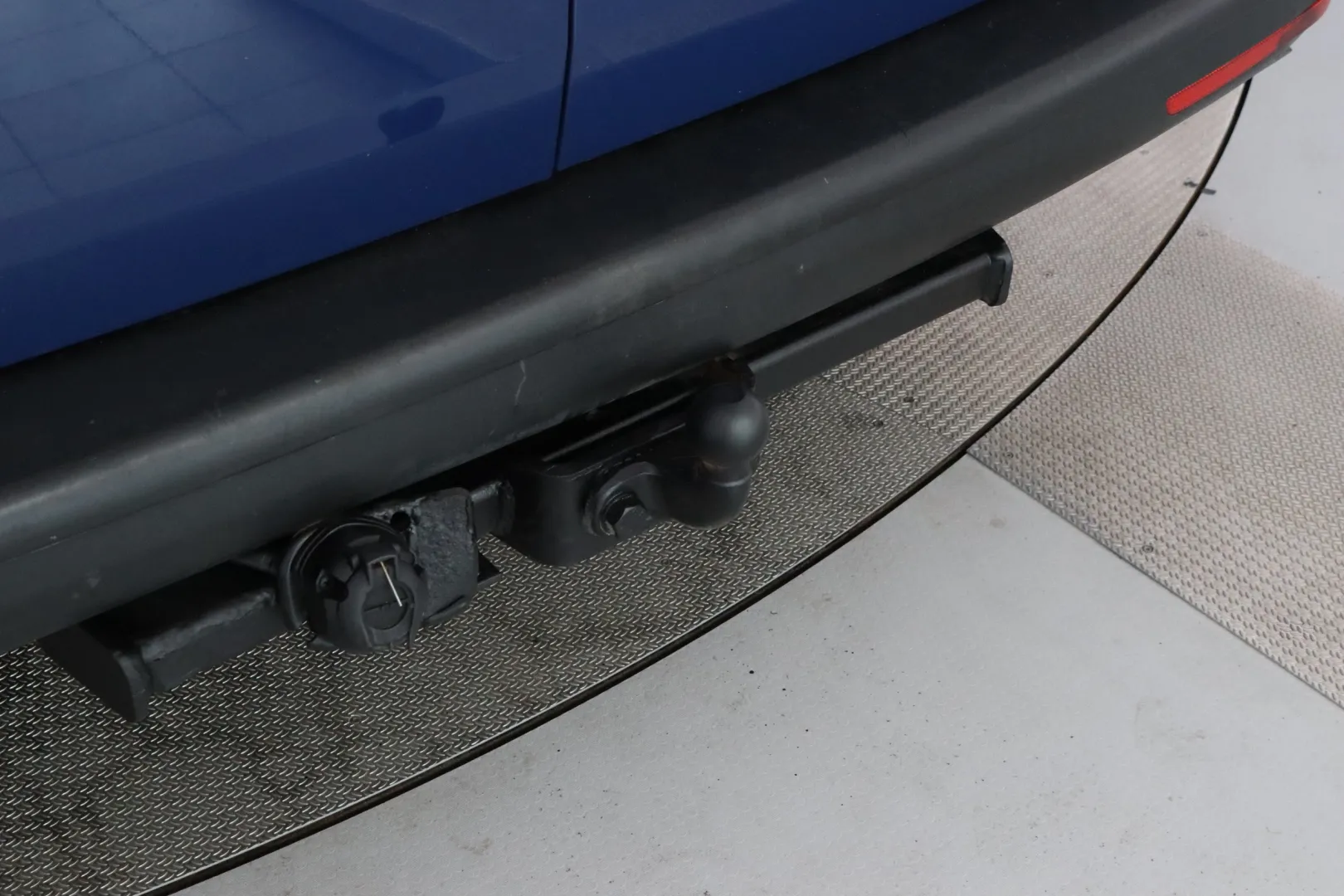 VOLKSWAGEN Transporter SLS-690 carousel image