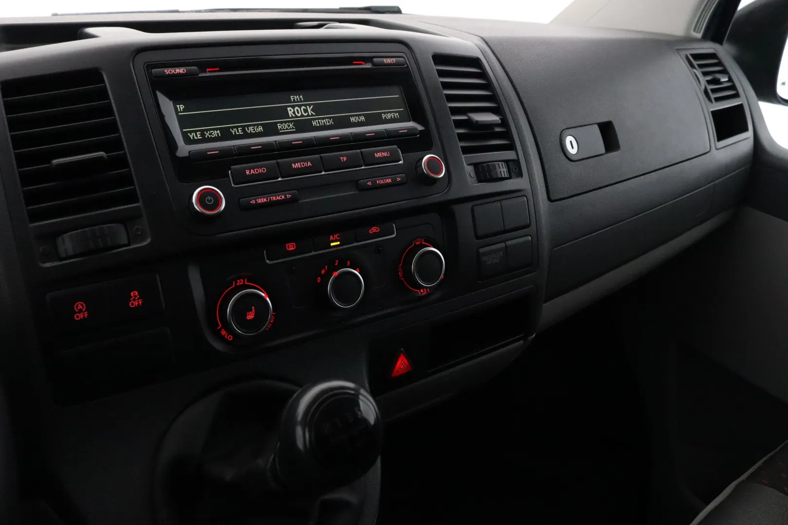 VOLKSWAGEN Transporter SLS-690 carousel image