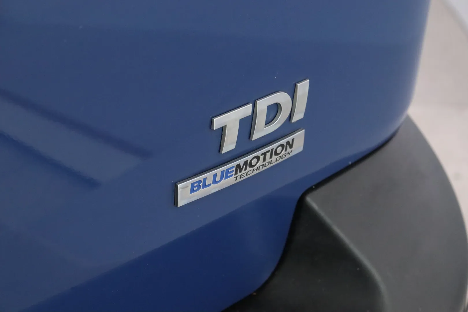 VOLKSWAGEN Transporter SLS-690 carousel image