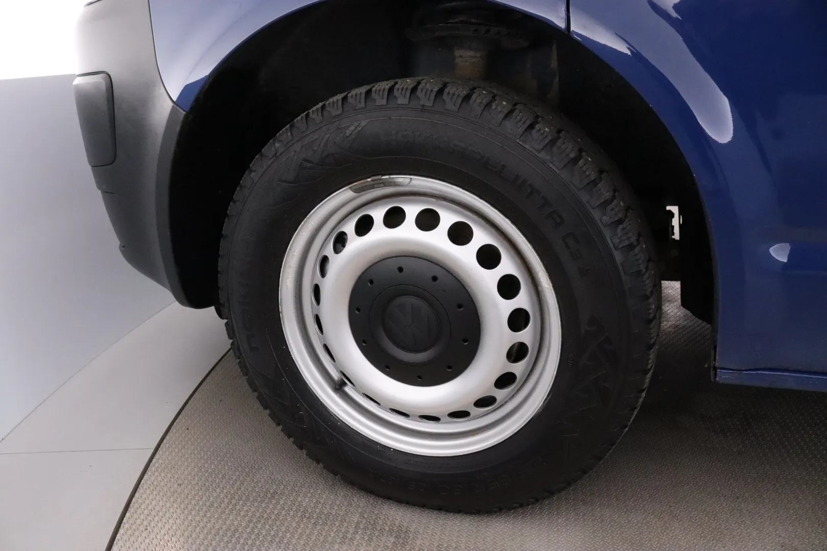 VOLKSWAGEN Transporter SLS-690 carousel image