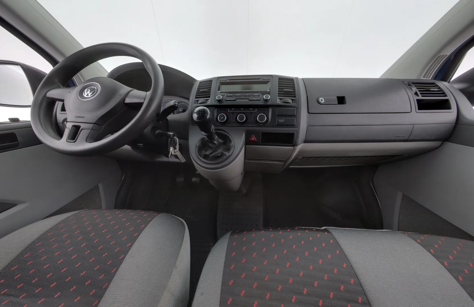 VOLKSWAGEN Transporter SLS-690 carousel image