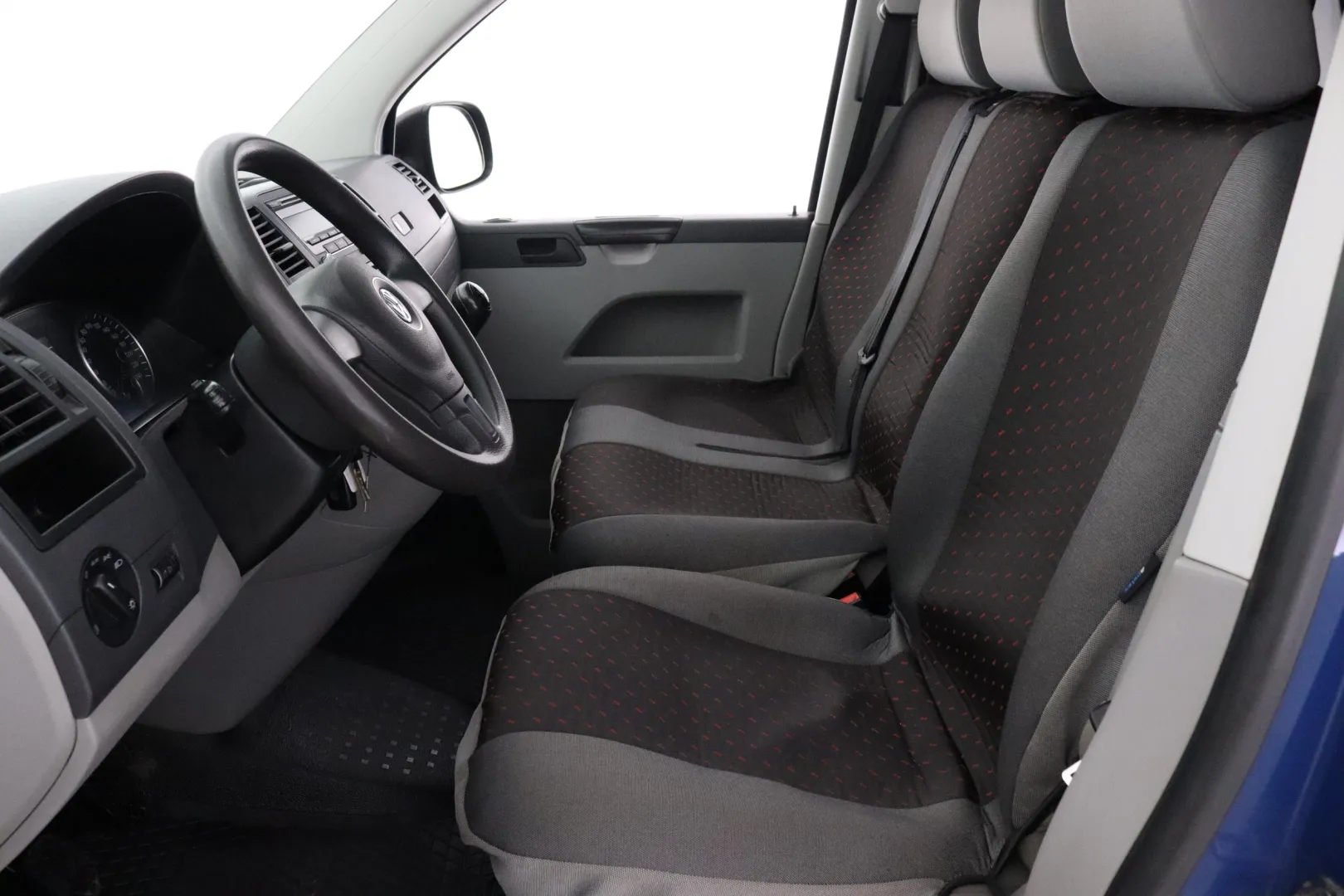 VOLKSWAGEN Transporter SLS-690 carousel image