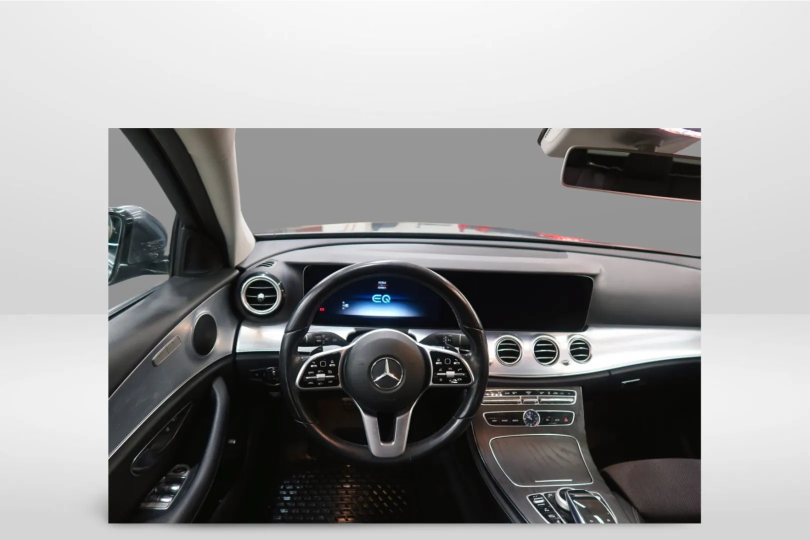 Mercedes-Benz E RUK-506 carousel image
