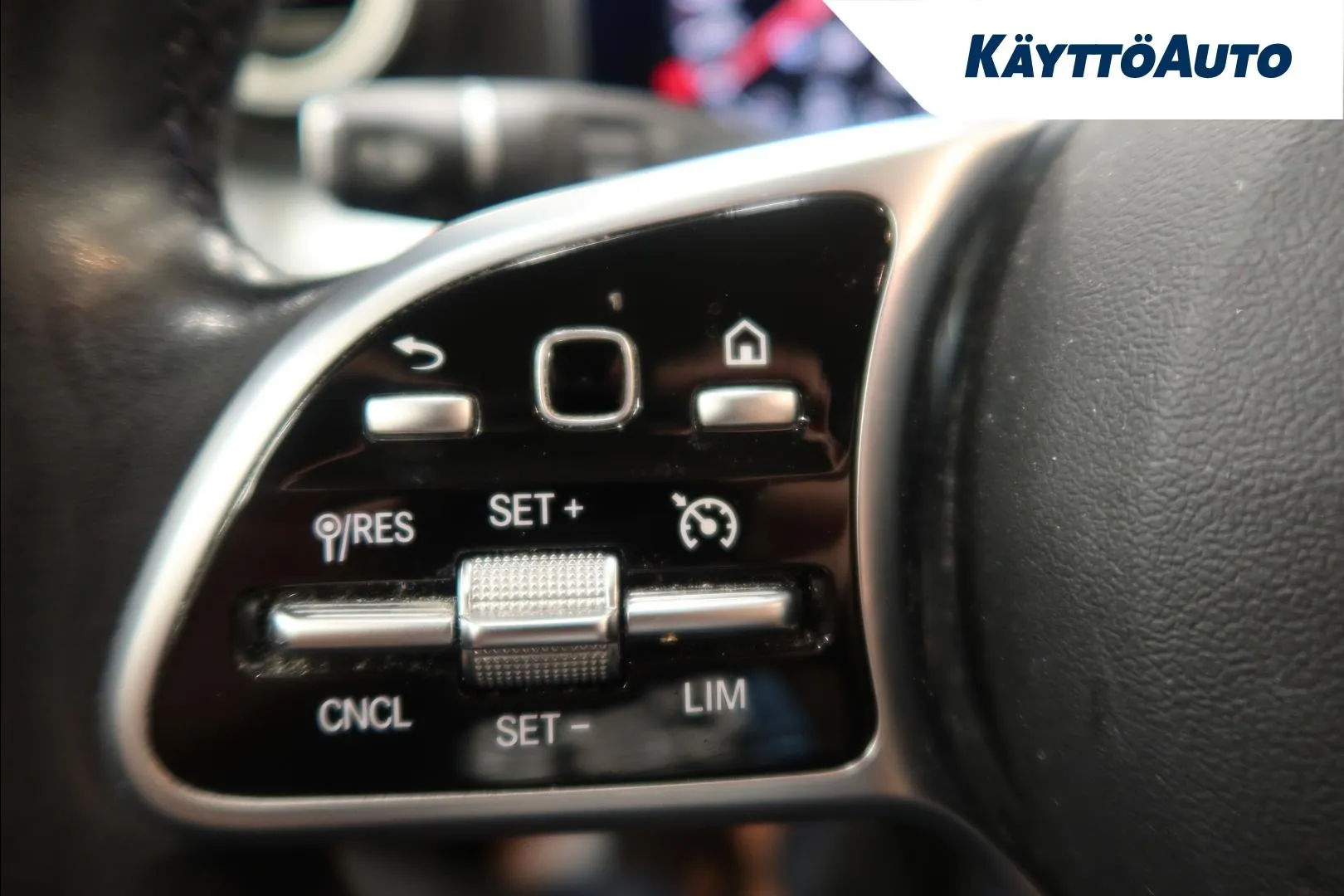 Mercedes-Benz E RUK-506 carousel image