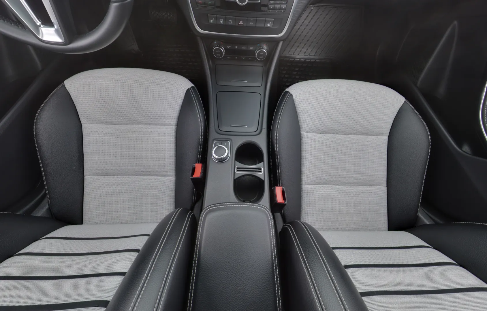 MERCEDES-BENZ A ILN-577 carousel image