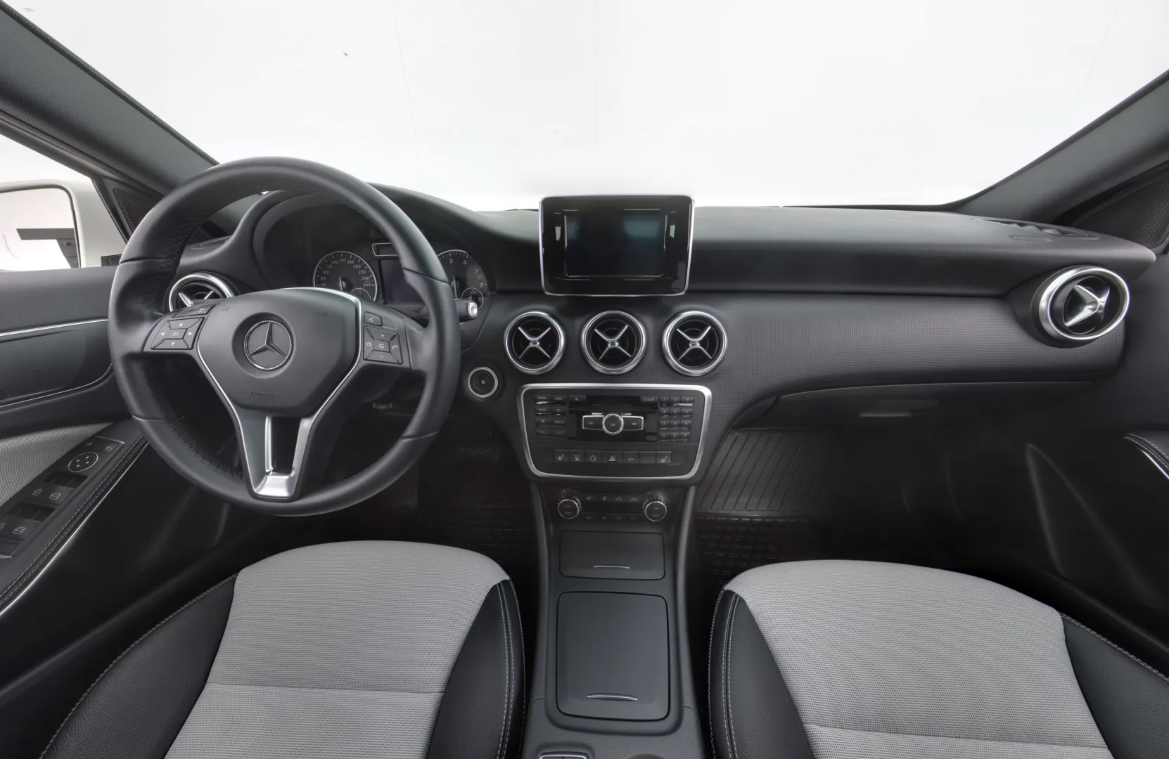 MERCEDES-BENZ A ILN-577 carousel image