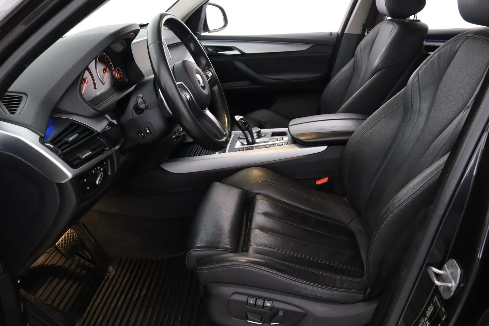 BMW X5 VZU-804 carousel image