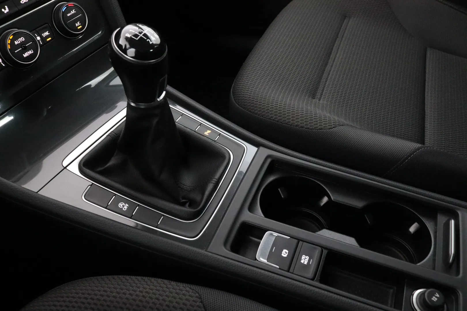 VOLKSWAGEN Golf CML-711 carousel image