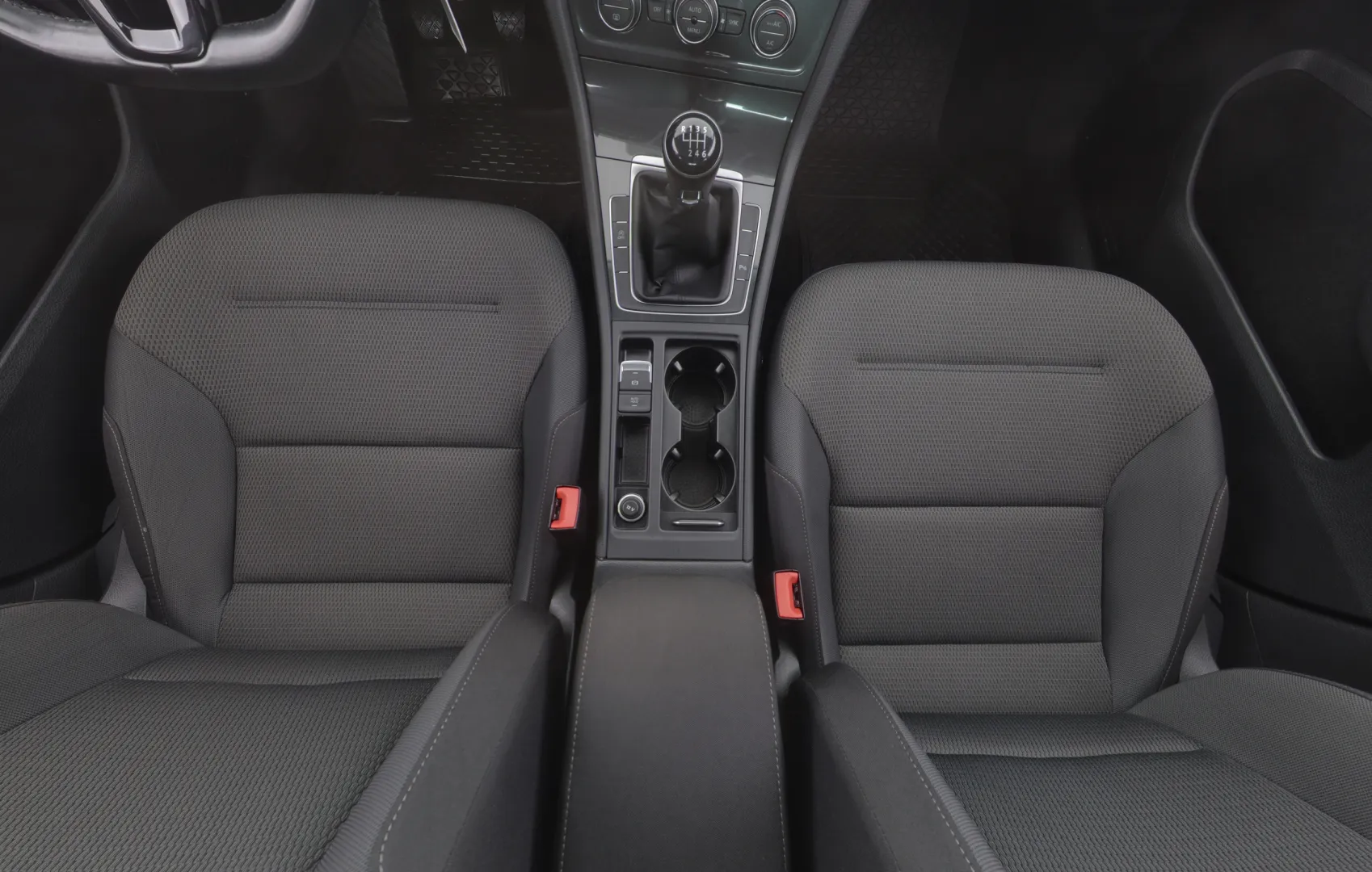 VOLKSWAGEN Golf CML-711 carousel image