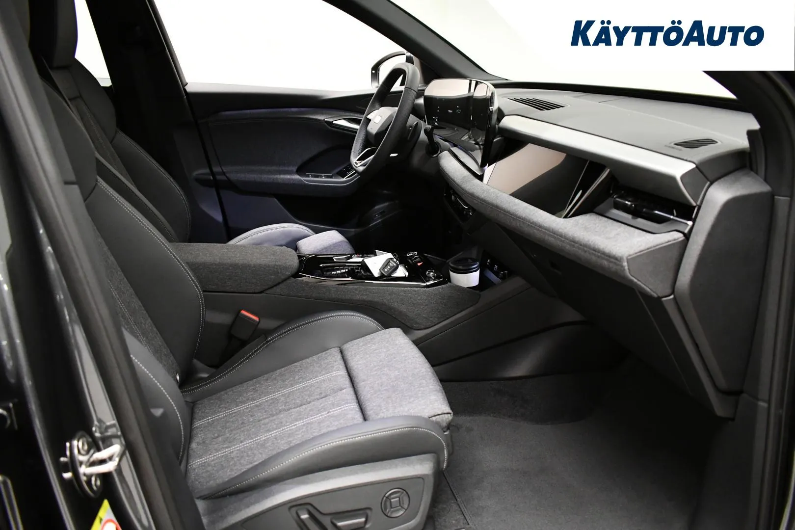 Audi Q6 e-tron FSL-186 carousel image