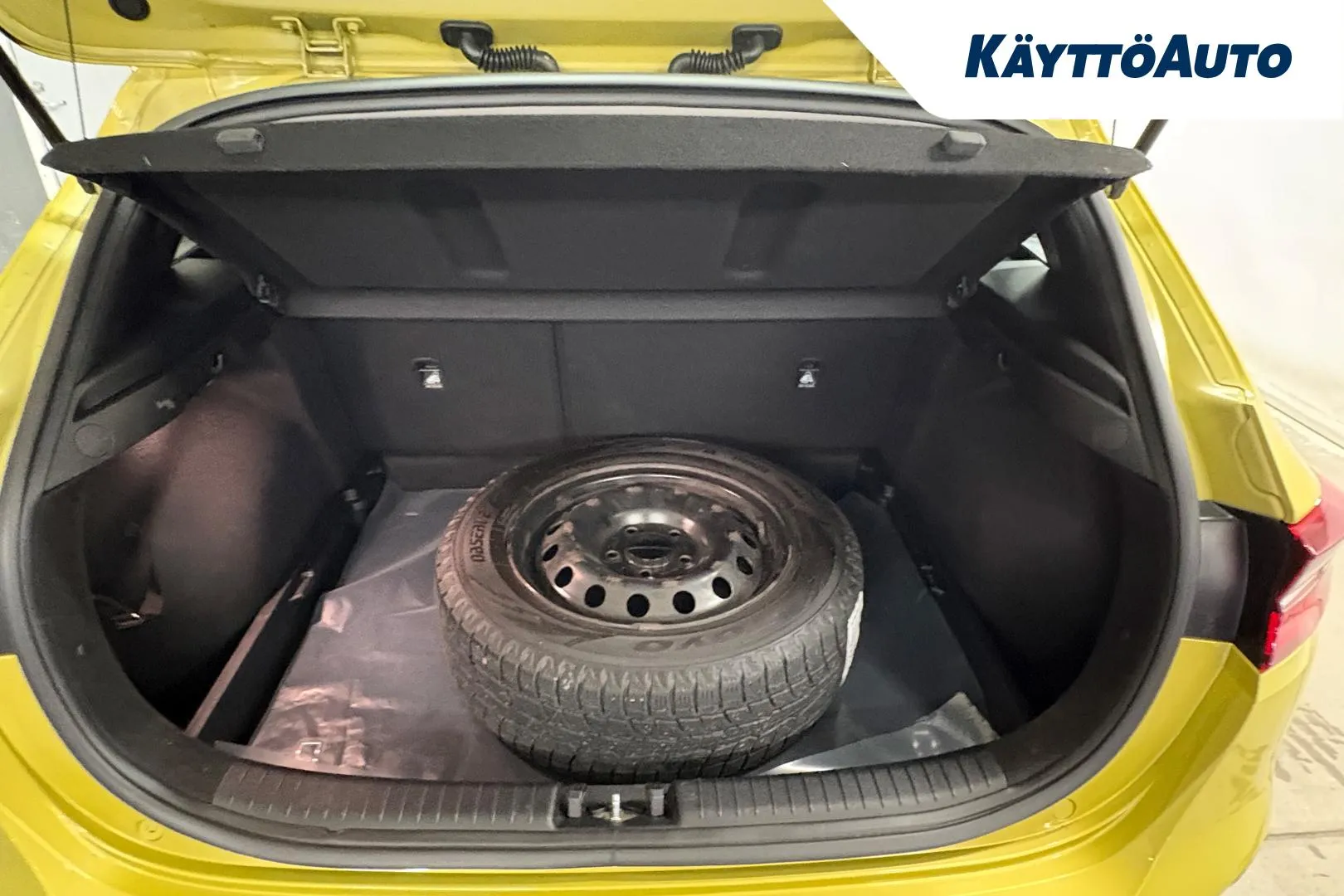 KIA Ceed OZE-384 carousel image