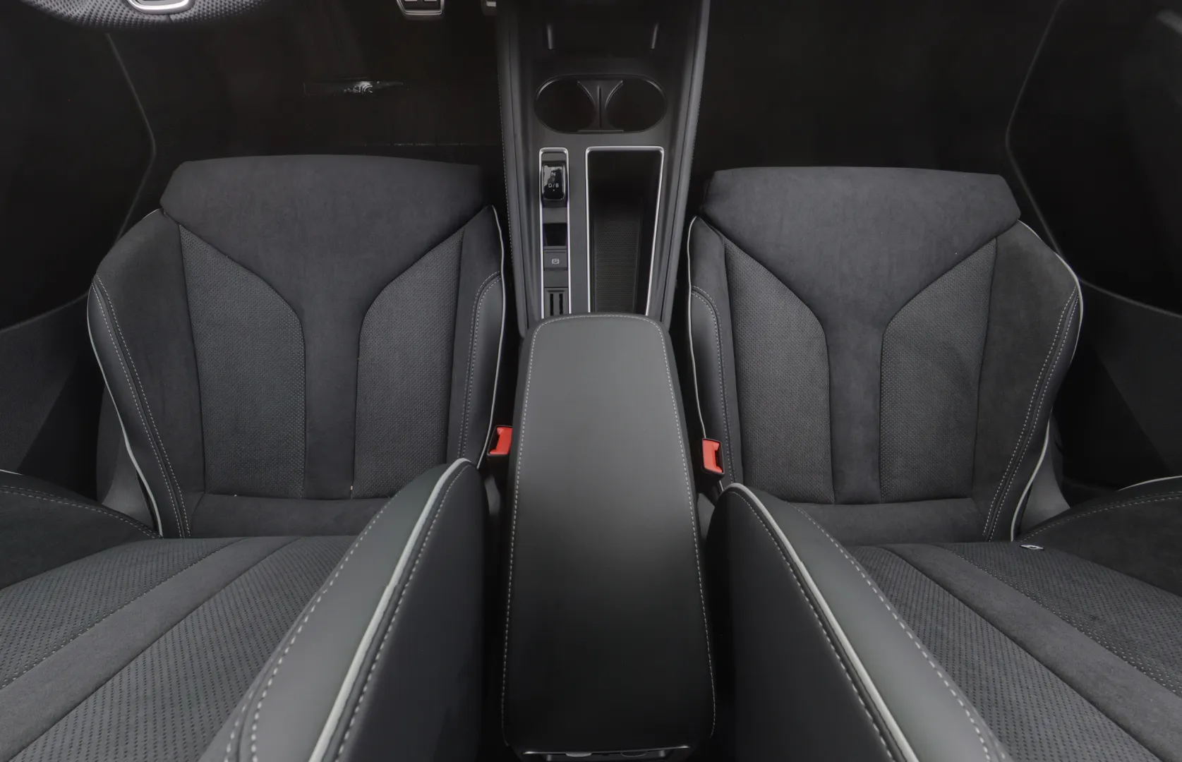 Skoda Enyaq JOJ-760 carousel image