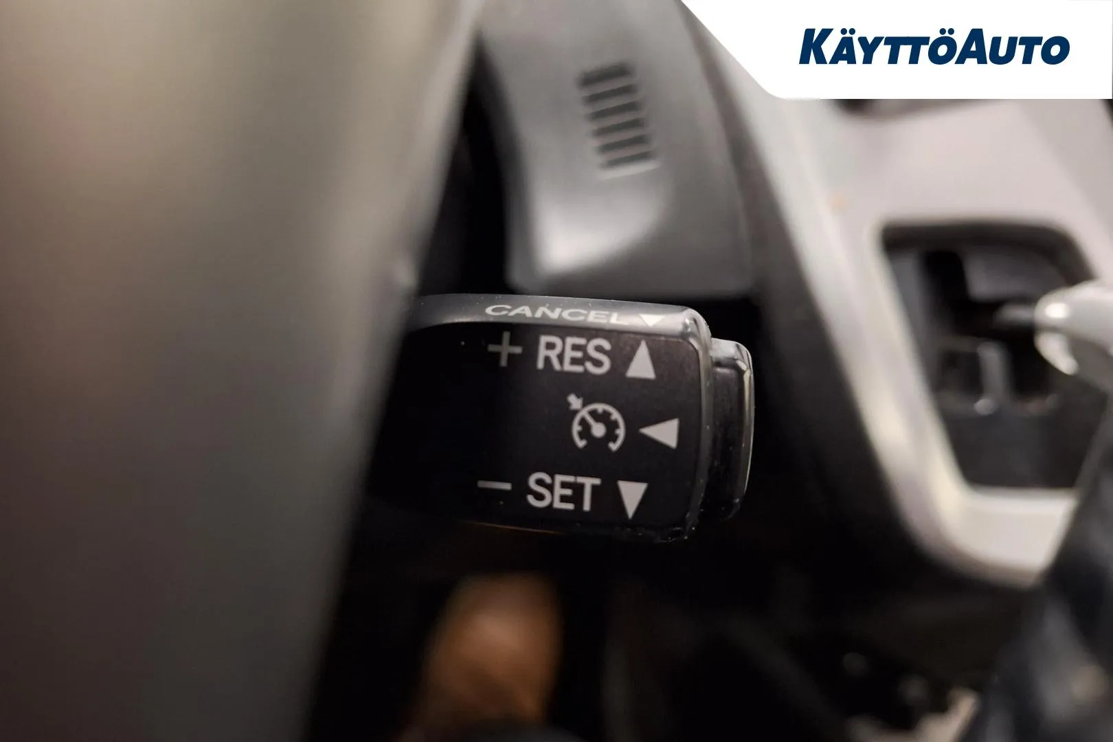 TOYOTA Prius+ XPH-451 carousel image