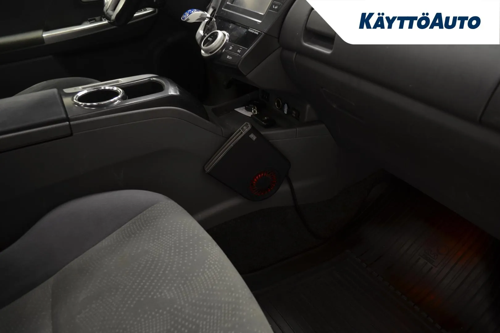 TOYOTA Prius+ XPH-451 carousel image