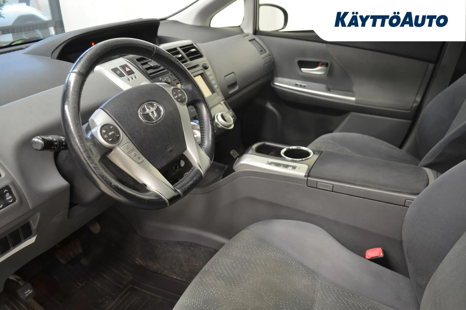 TOYOTA Prius+ XPH-451 carousel image