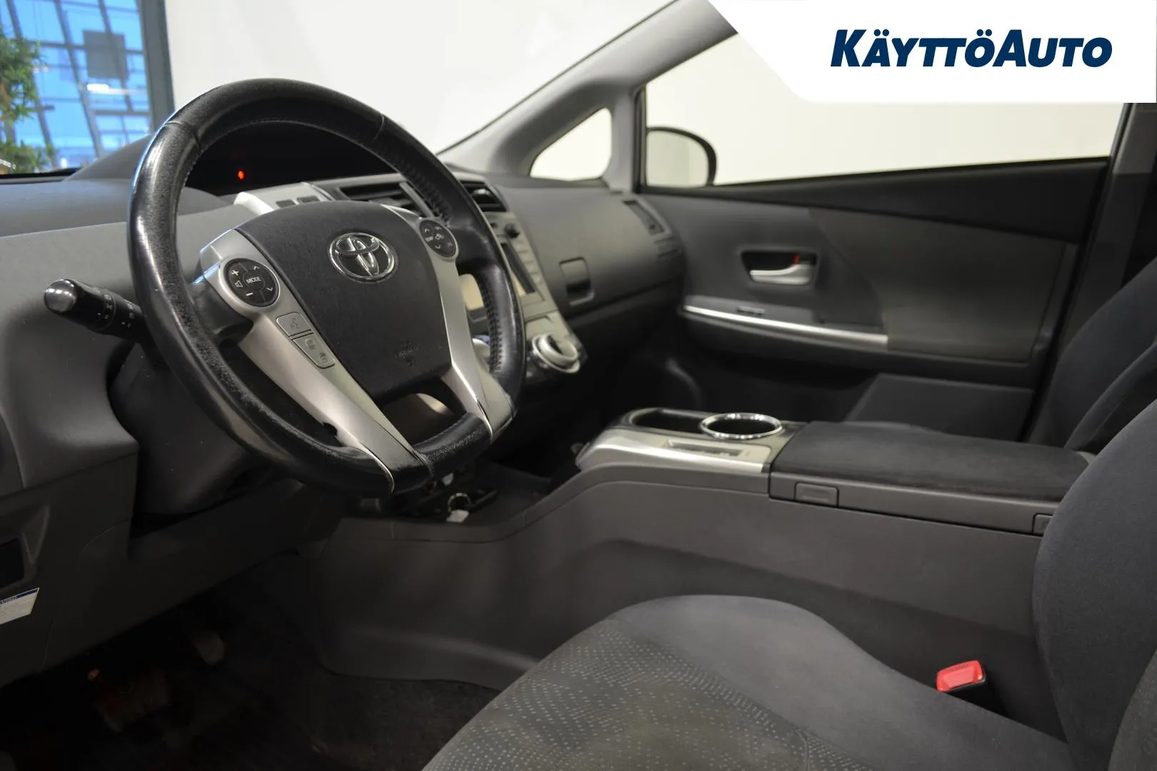 TOYOTA Prius+ XPH-451 carousel image