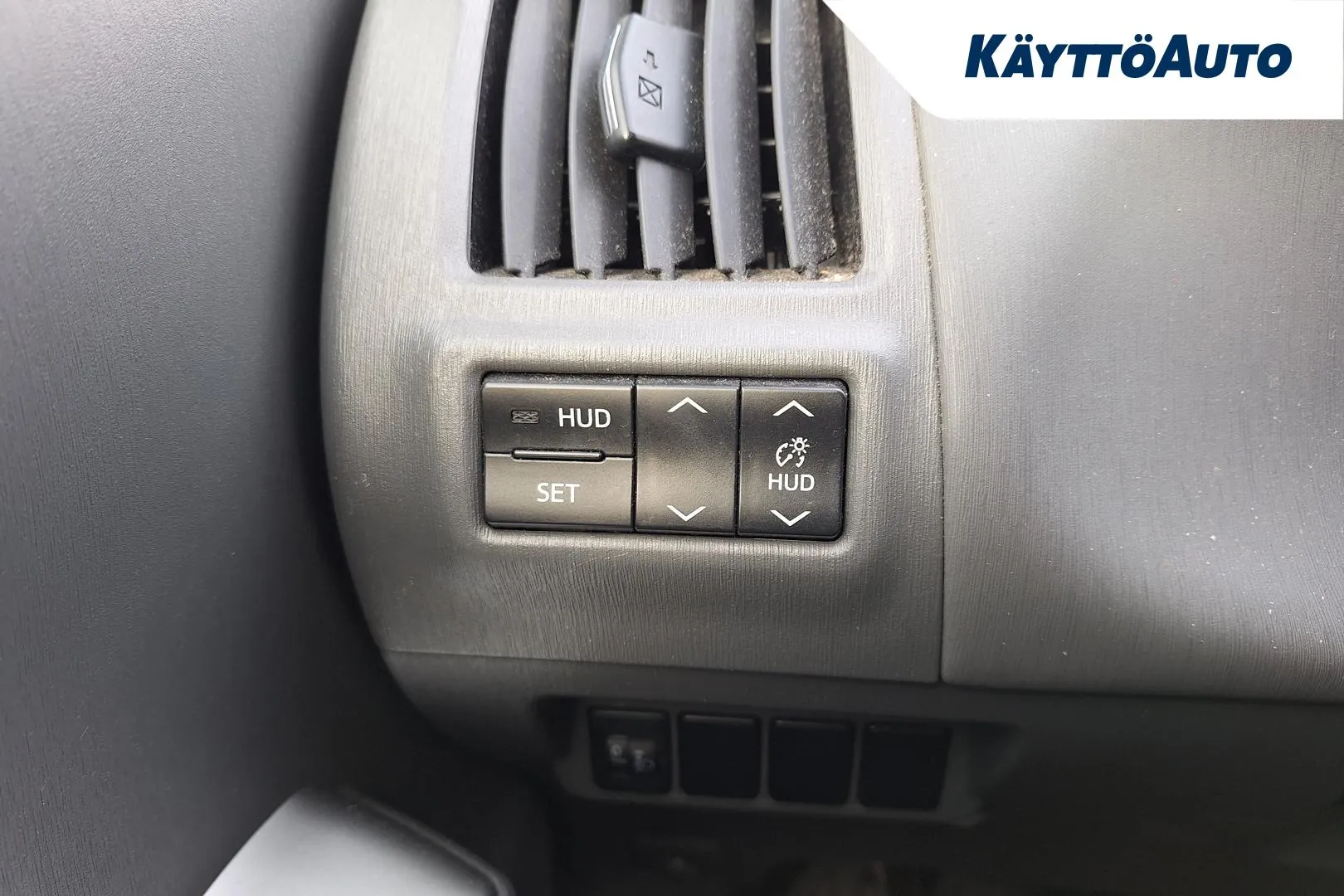 TOYOTA Prius+ XPH-451 carousel image
