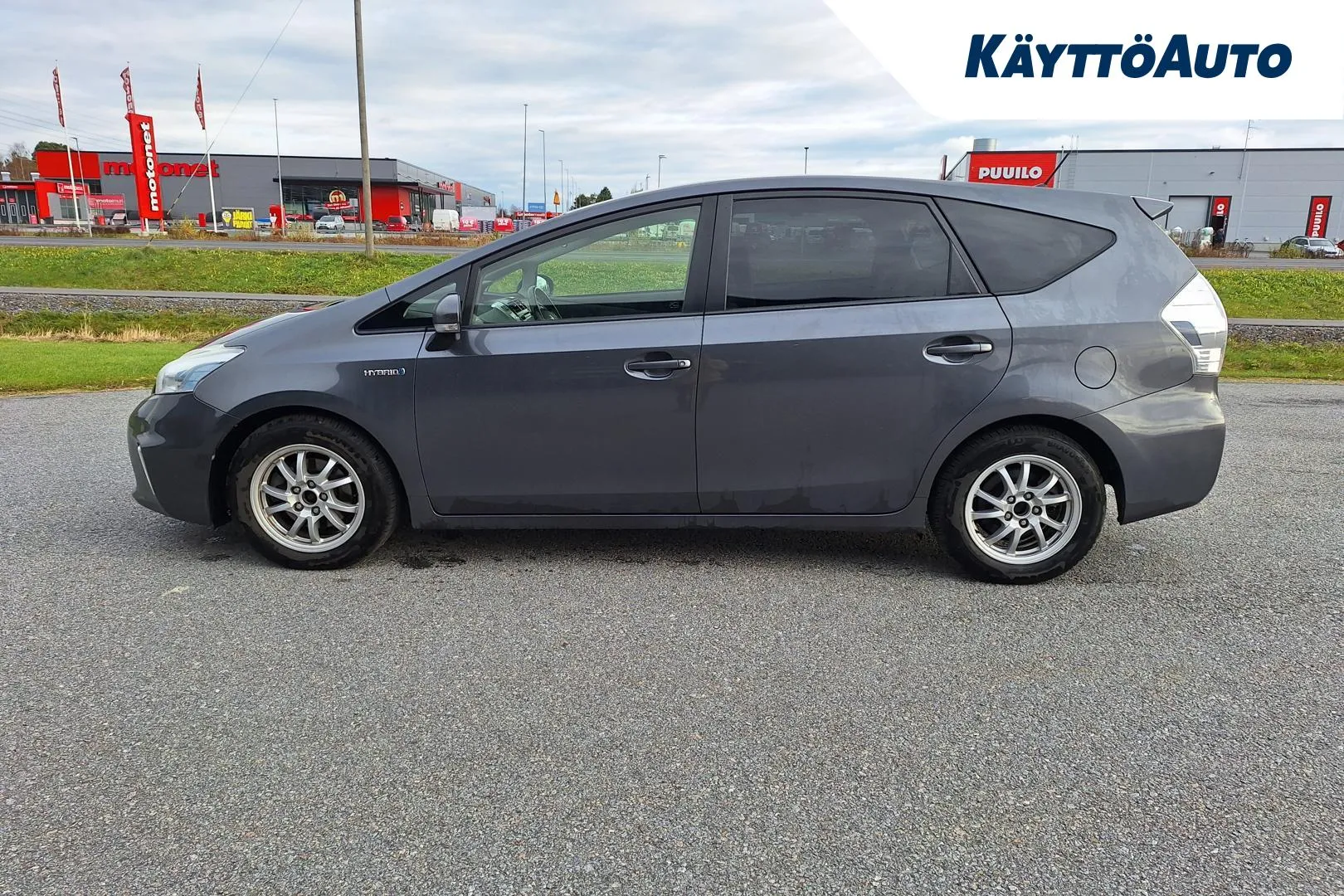 TOYOTA Prius+ XPH-451 carousel image