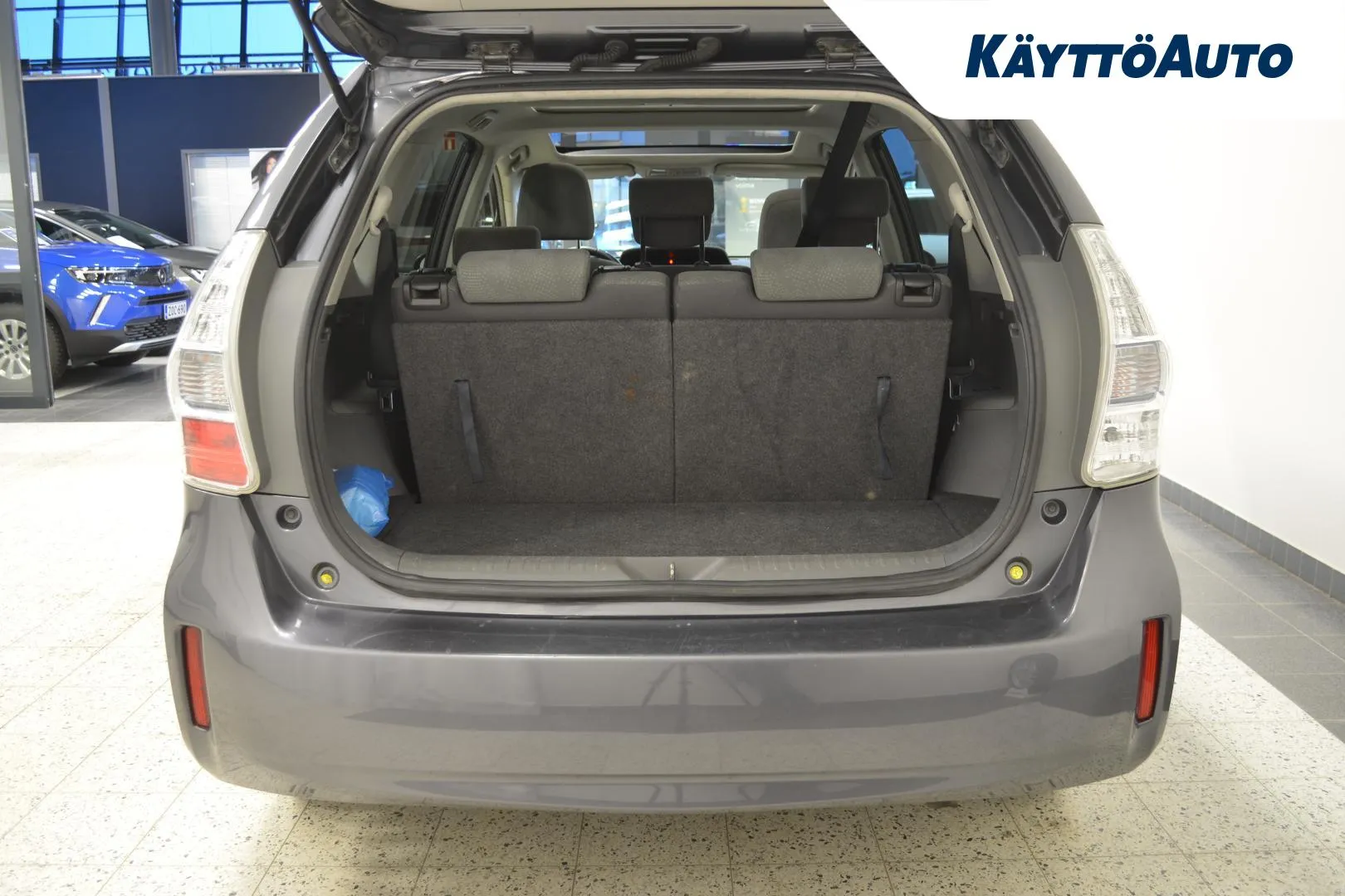 TOYOTA Prius+ XPH-451 carousel image