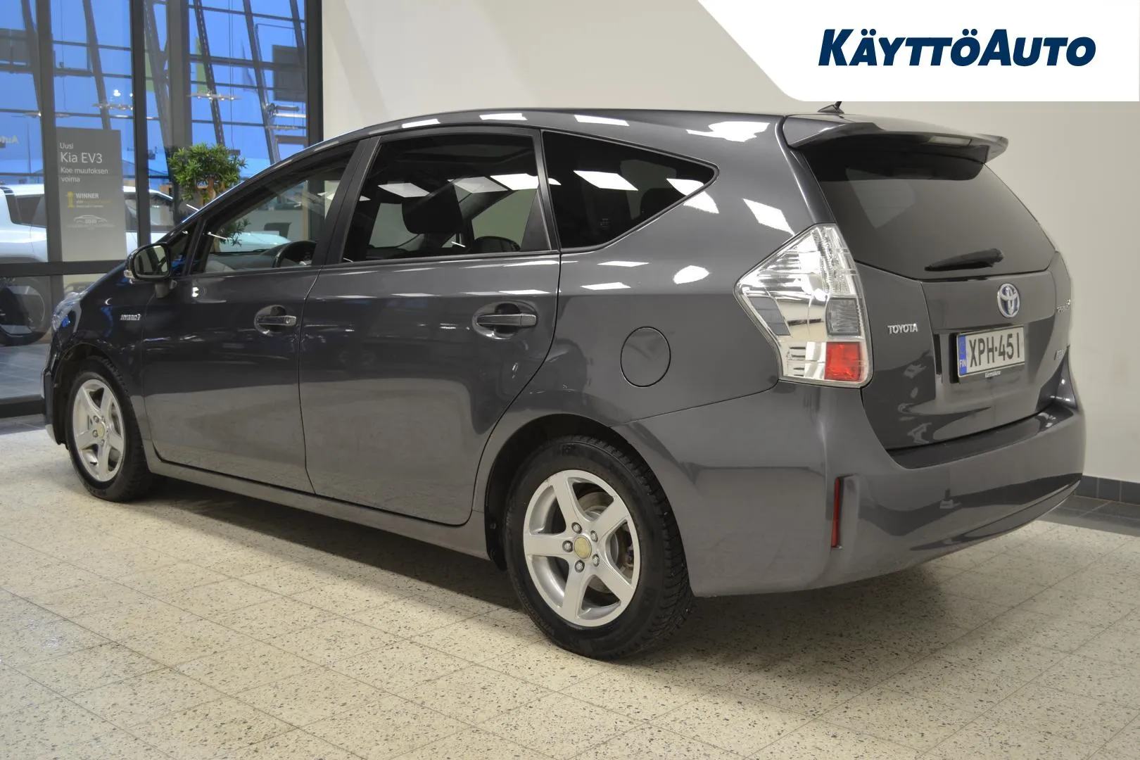 TOYOTA Prius+ XPH-451 carousel image
