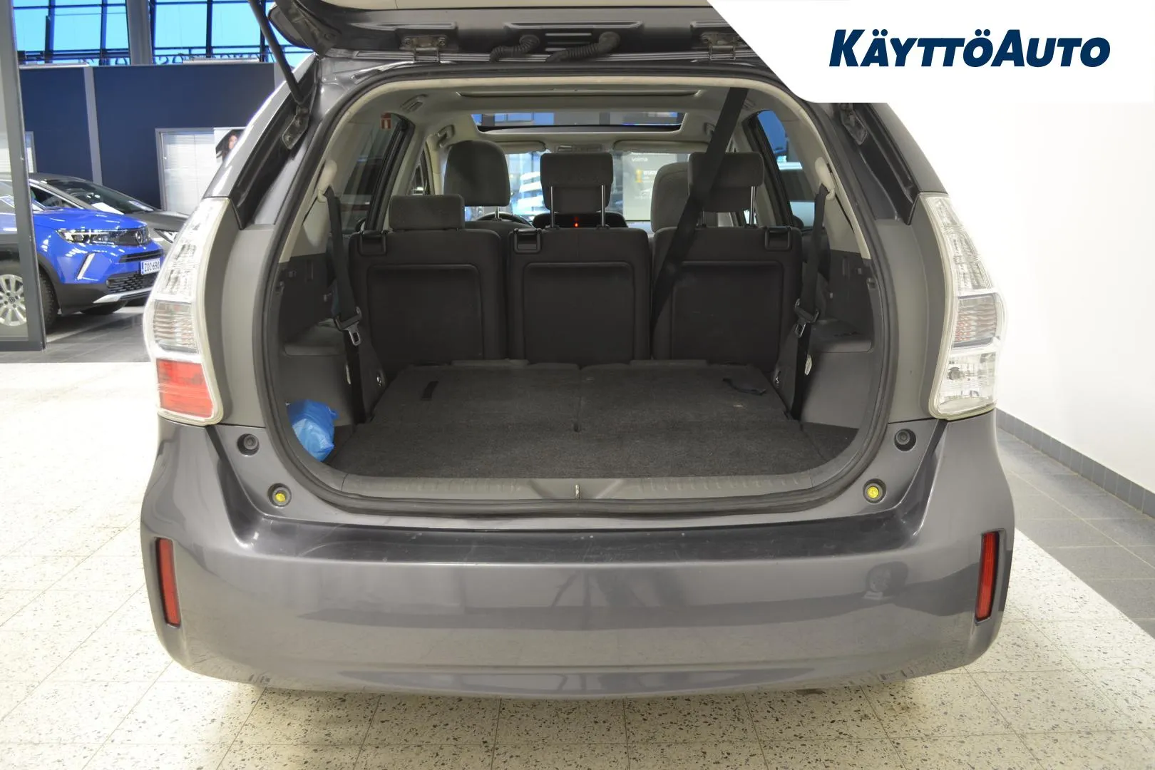 TOYOTA Prius+ XPH-451 carousel image