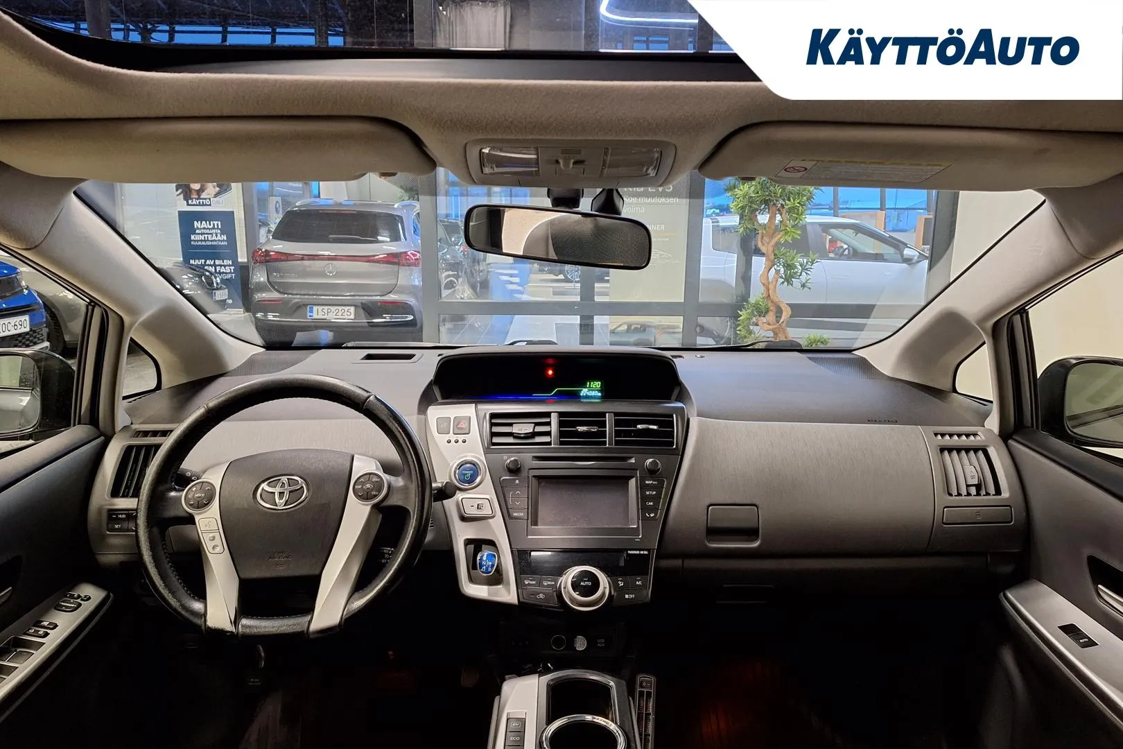 TOYOTA Prius+ XPH-451 carousel image