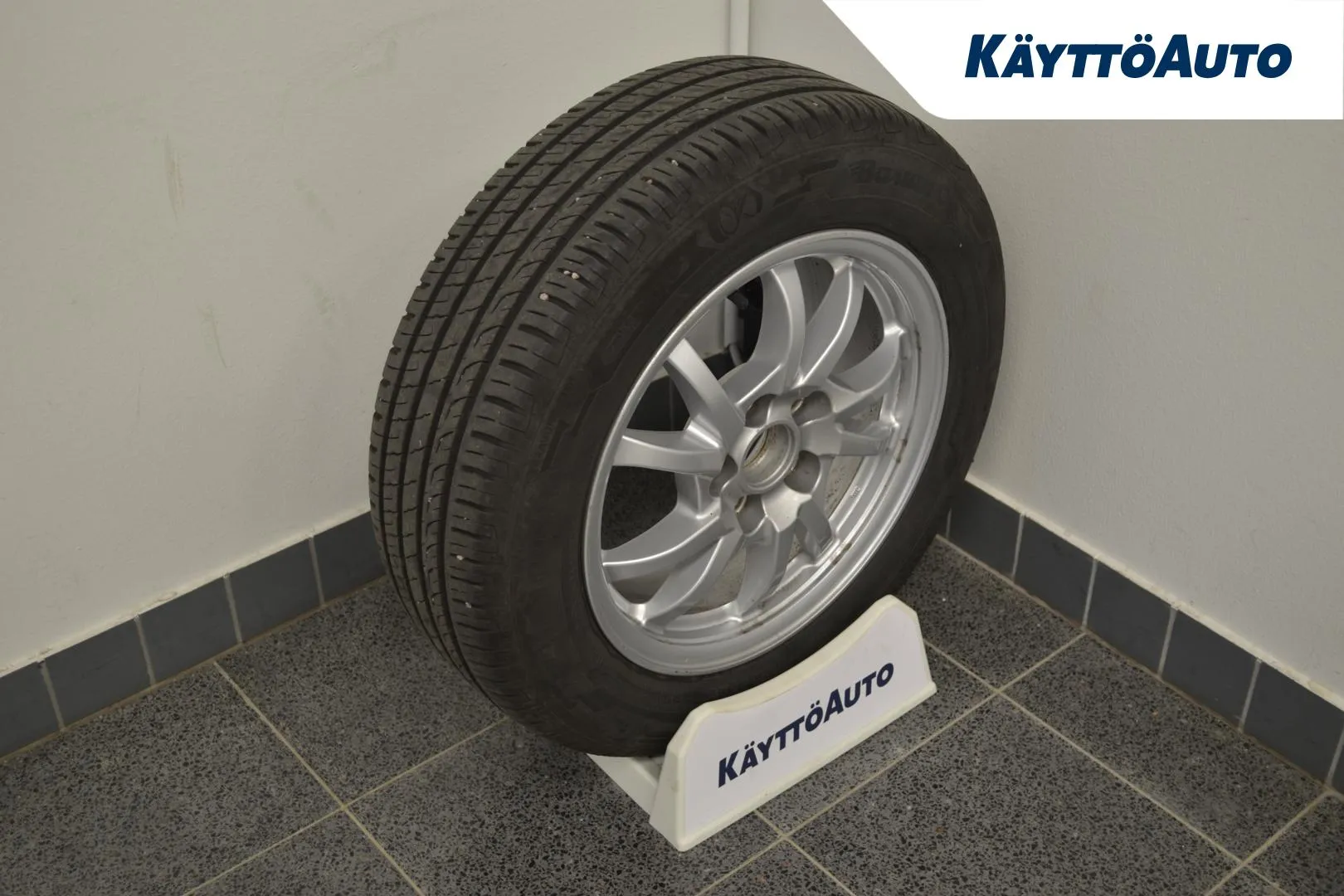 TOYOTA Prius+ XPH-451 carousel image