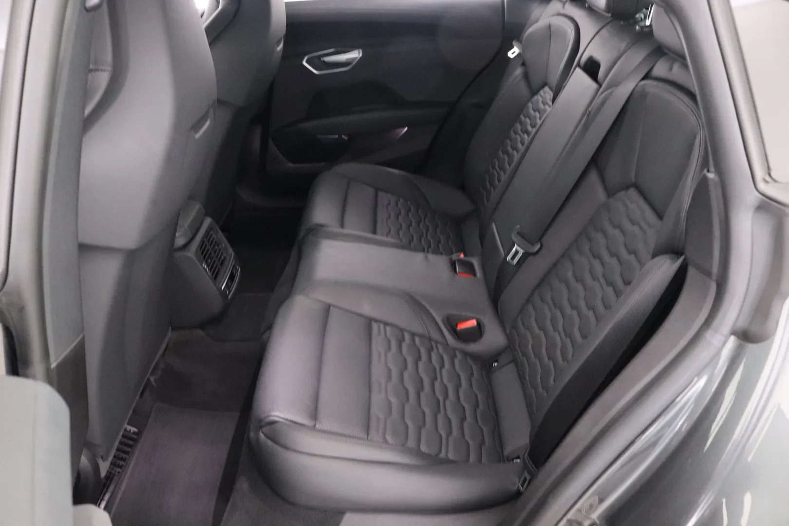 Audi e-tron GT LPS-159 carousel image