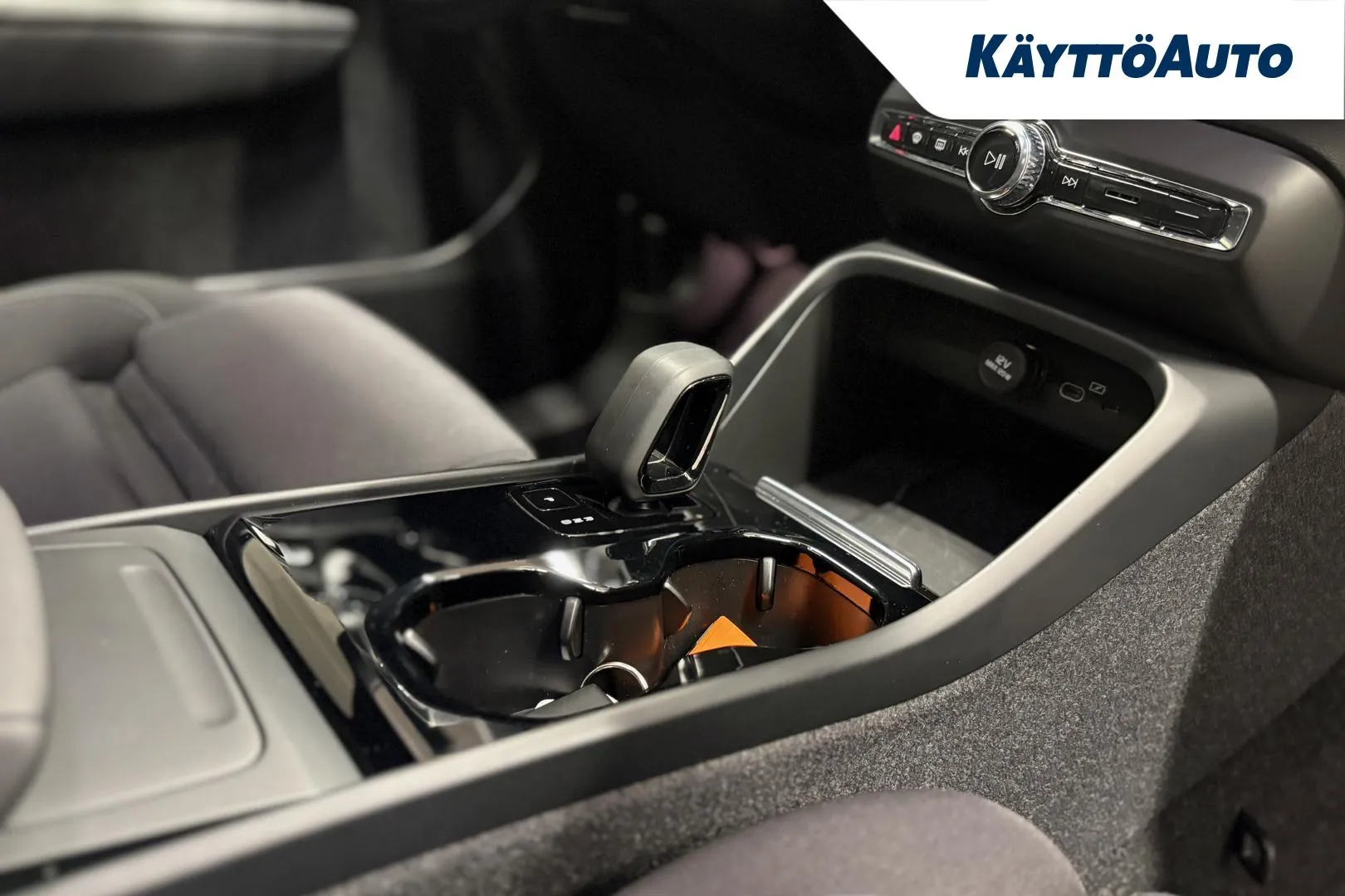 VOLVO C40 GPS-465 carousel image