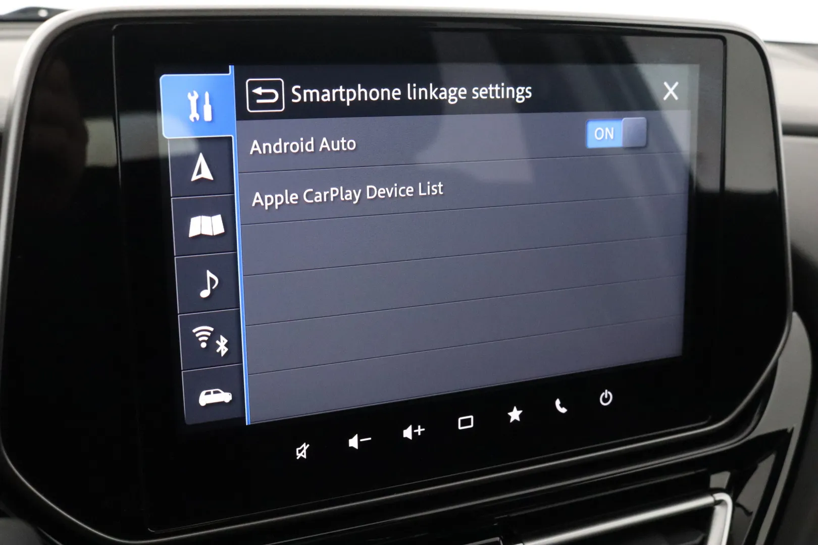 SUZUKI S-Cross CPF-885 carousel image