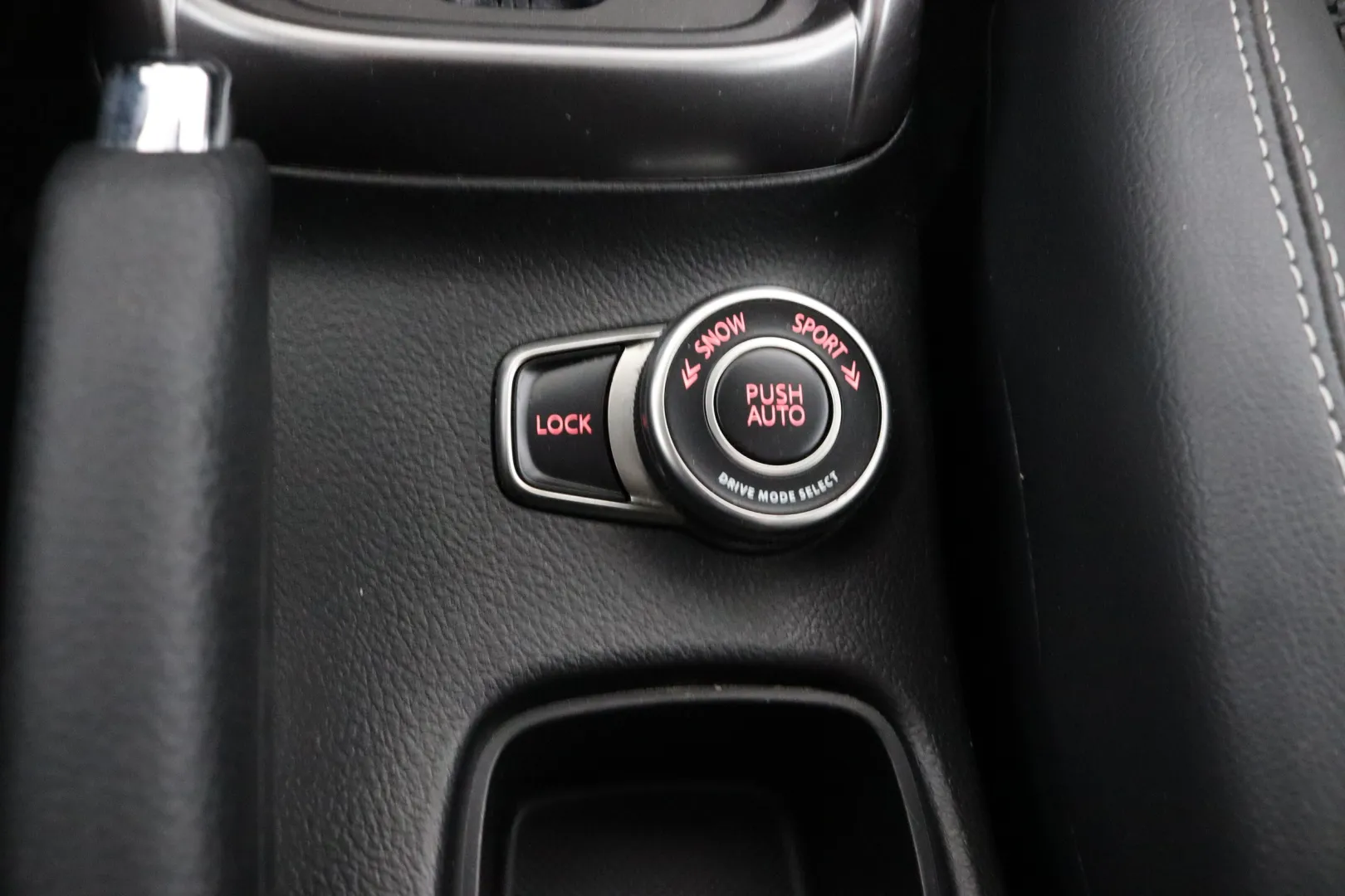 SUZUKI S-Cross CPF-885 carousel image