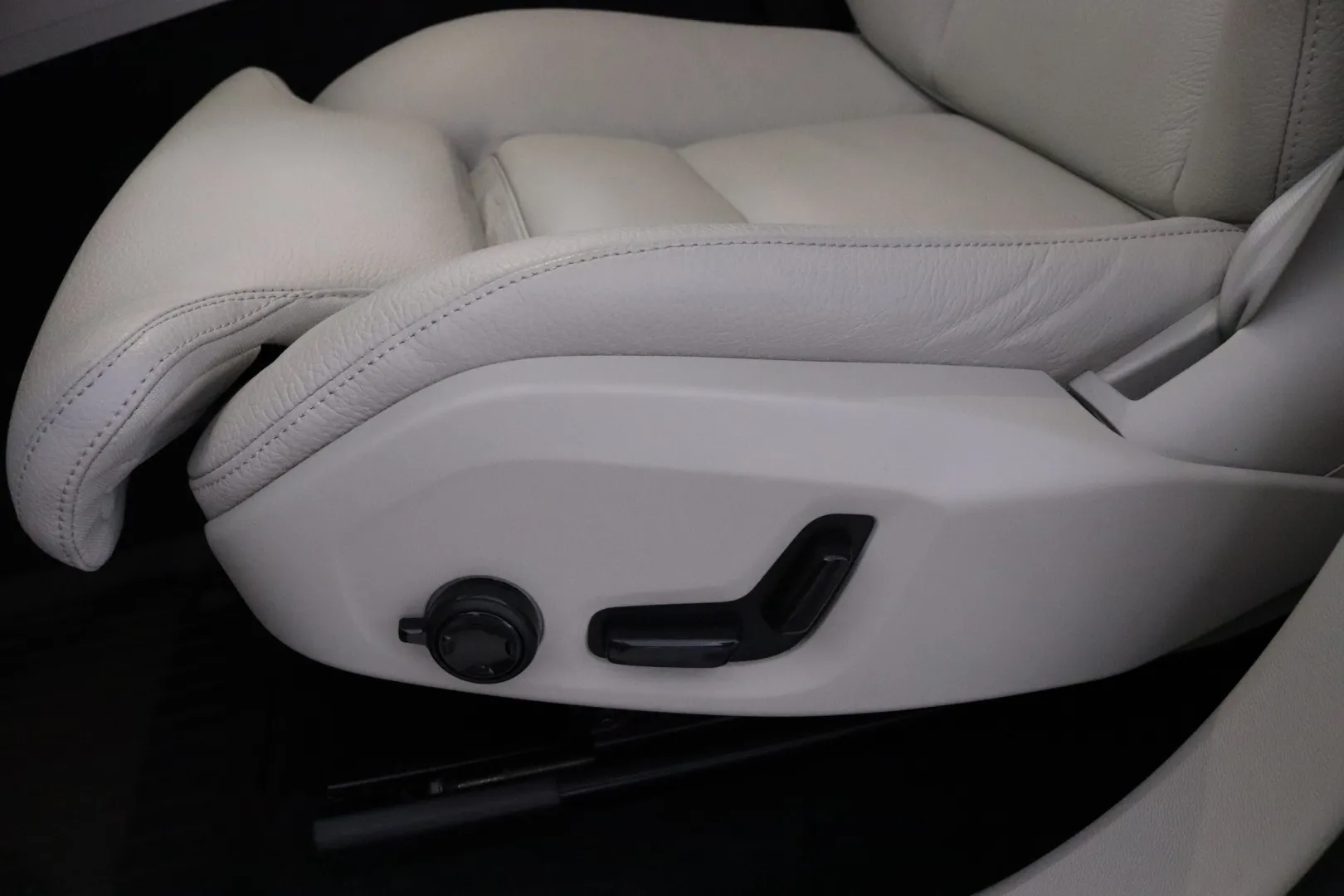 VOLVO XC60 KVP-804 carousel image