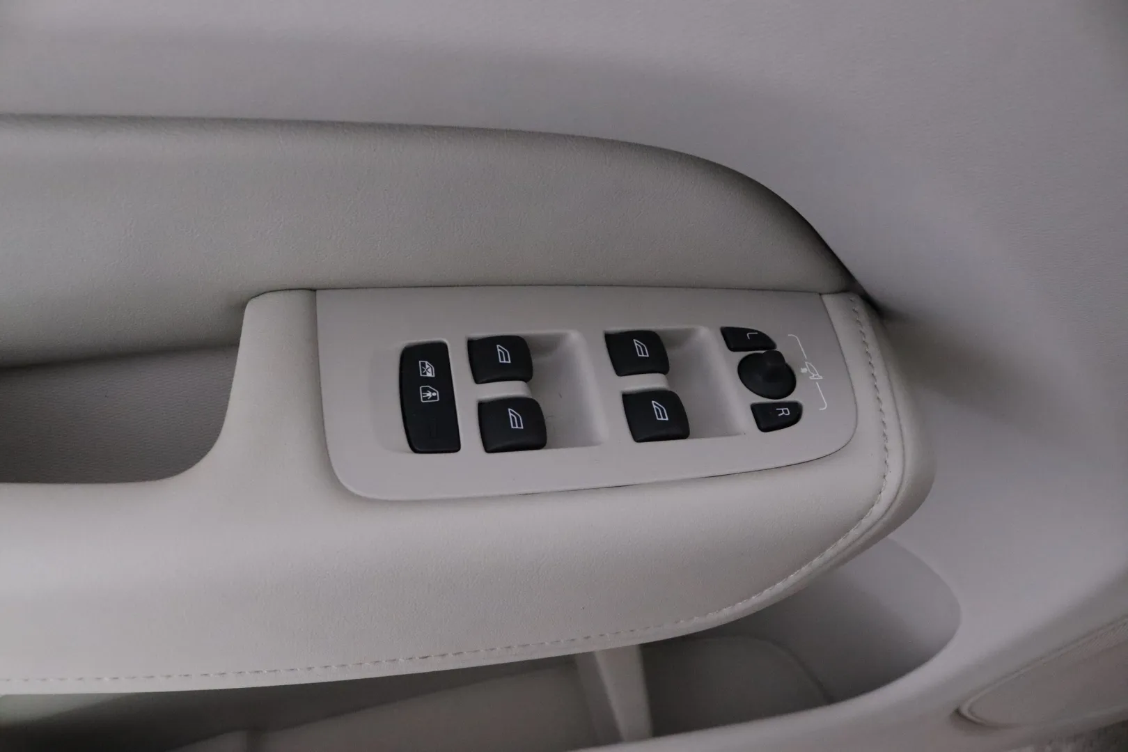 VOLVO XC60 KVP-804 carousel image