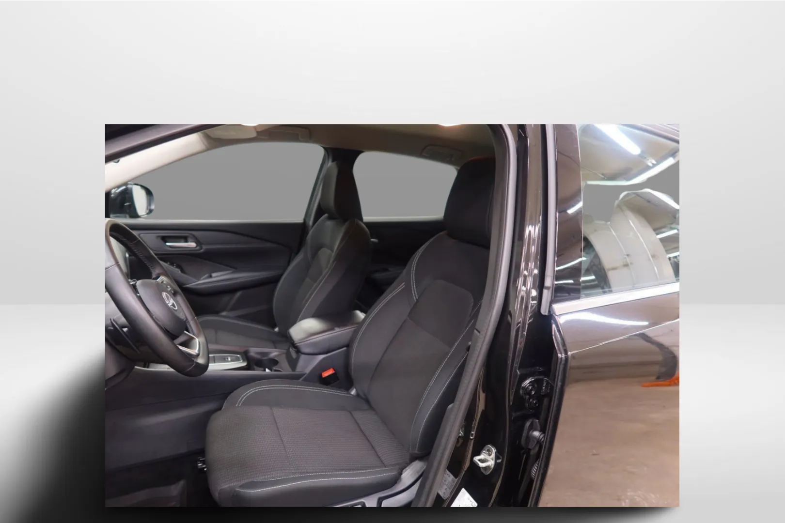 Nissan Qashqai RVZ-443 carousel image
