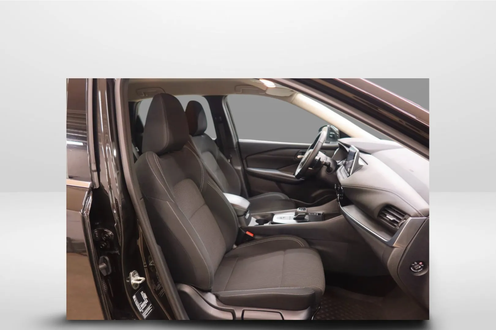 Nissan Qashqai RVZ-443 carousel image
