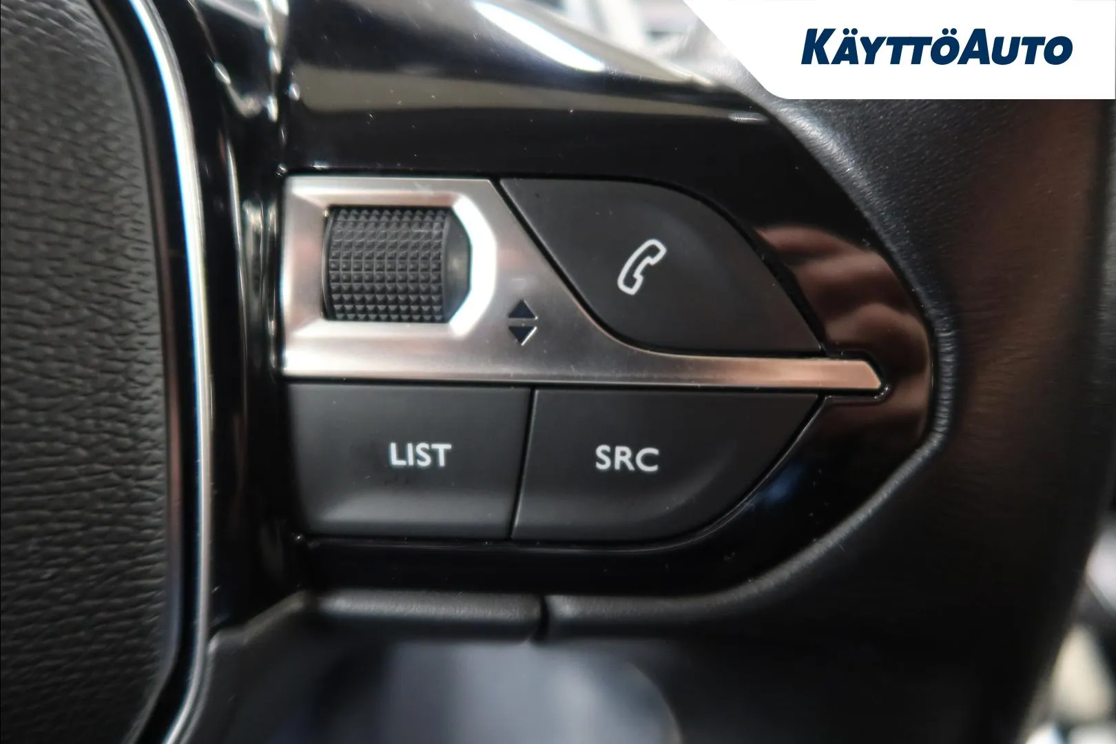 Peugeot 5008 IOH-633 carousel image