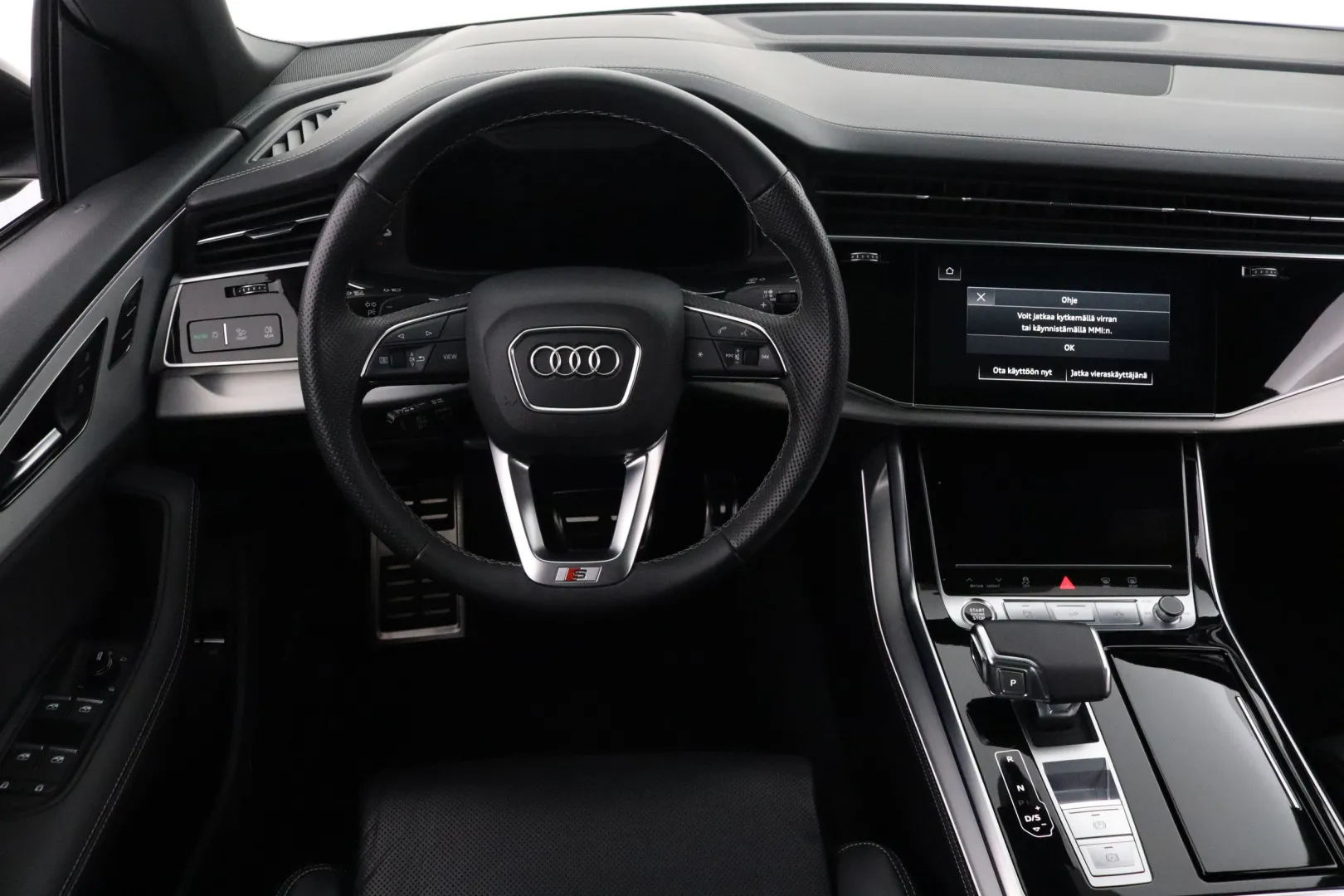 AUDI Q8 RVE-894 carousel image