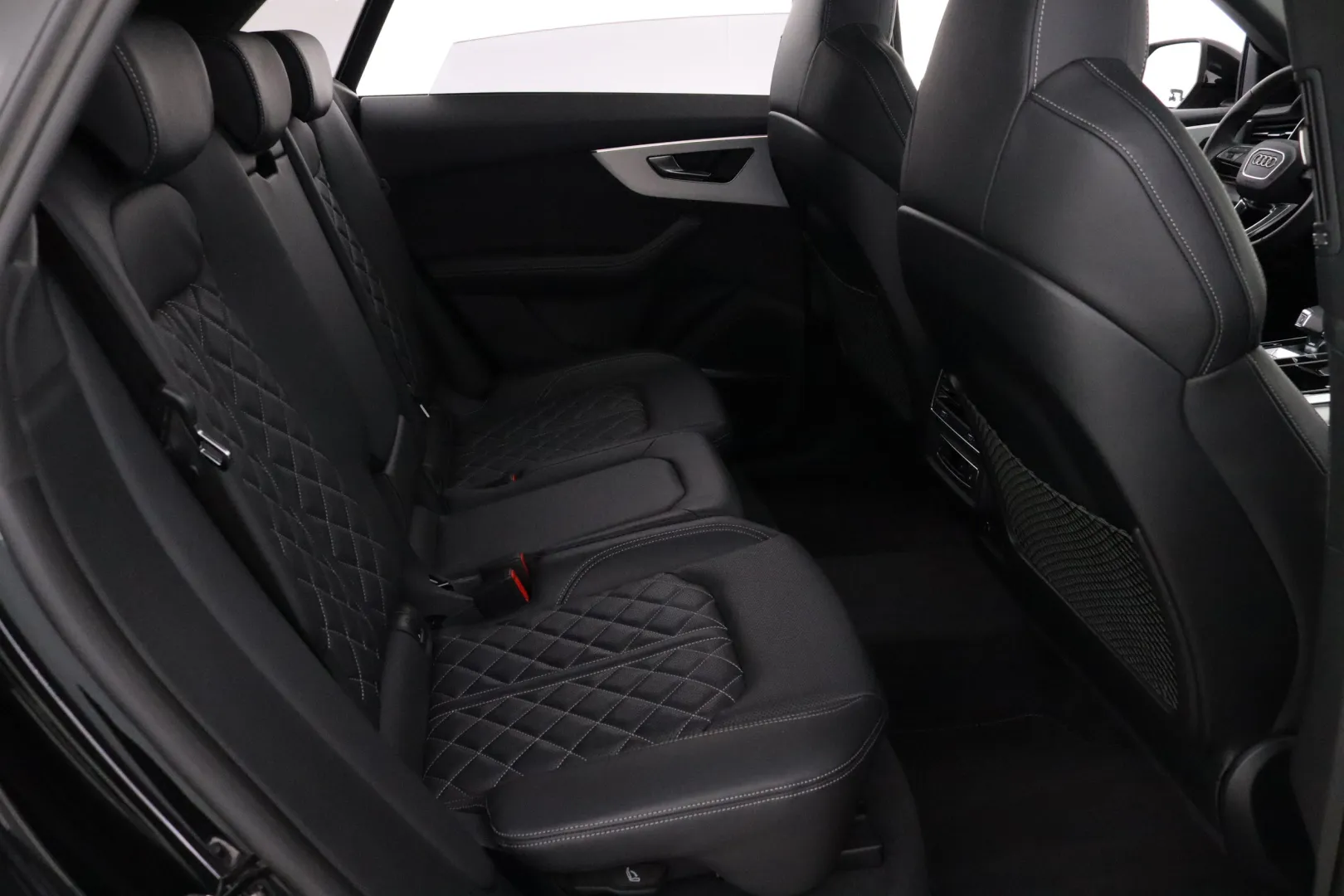 AUDI Q8 RVE-894 carousel image