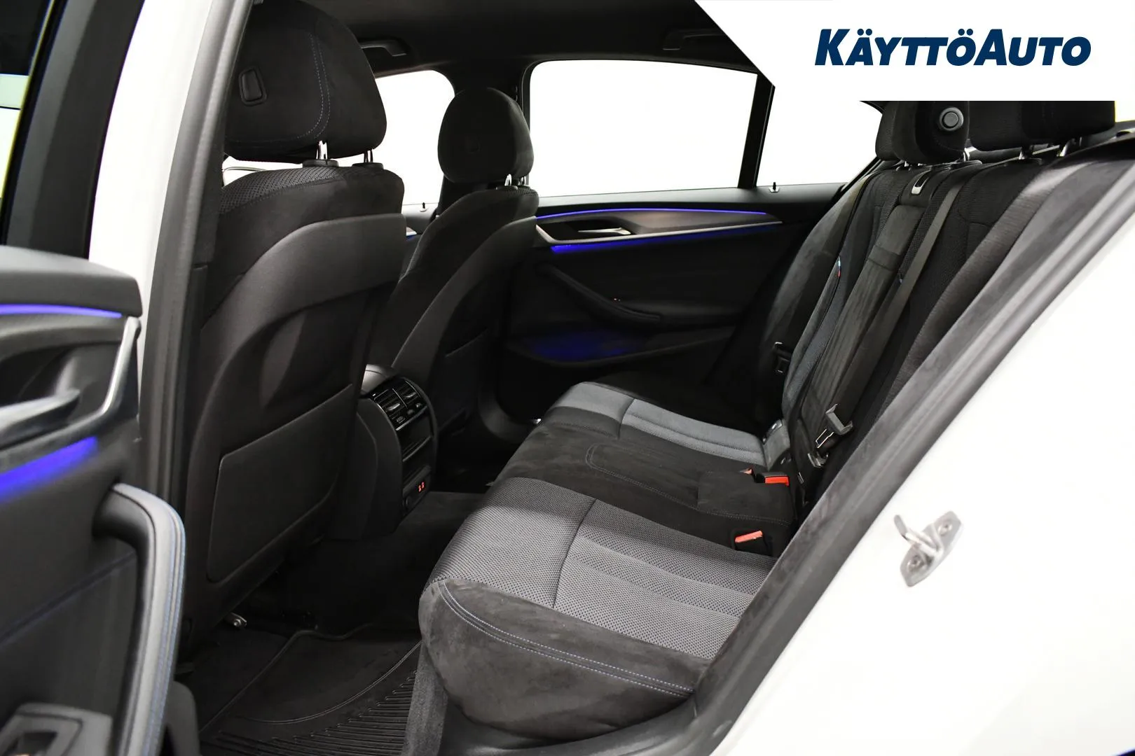 BMW 530 YLT-593 carousel image