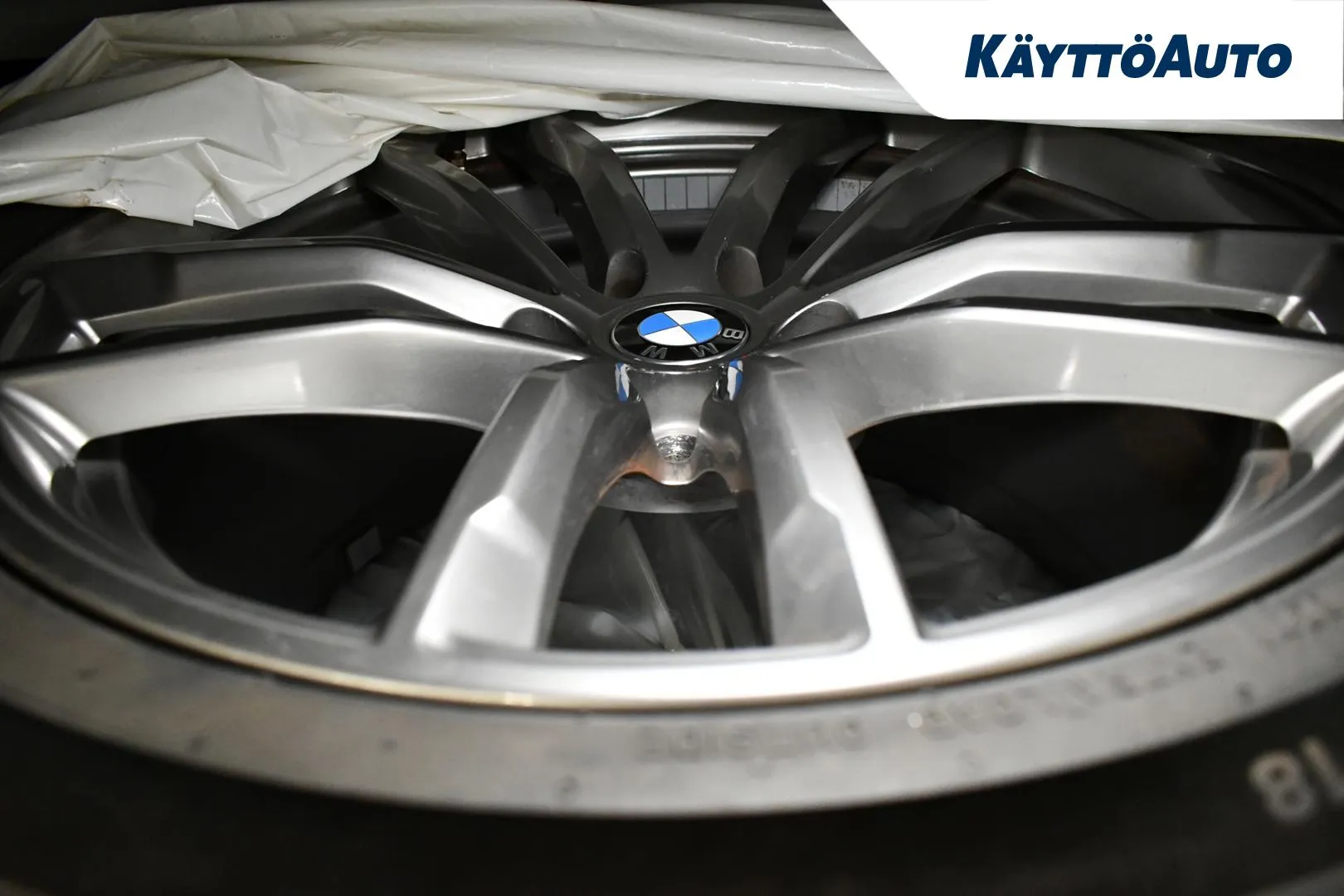 BMW 530 YLT-593 carousel image